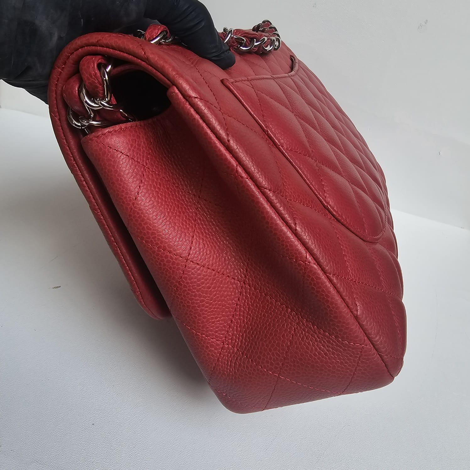 Chanel Bolso Jumbo Doble Solapa Piel Caviar Rojo en venta 8