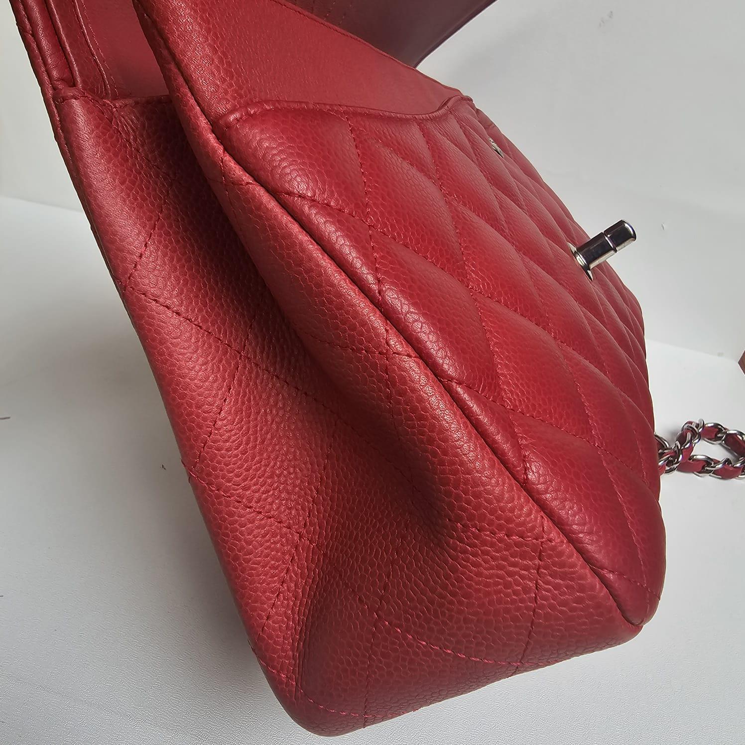 Chanel Bolso Jumbo Doble Solapa Piel Caviar Rojo en venta 15