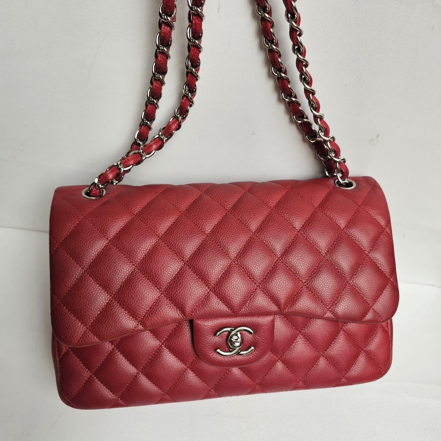 Femenino o masculino Chanel Bolso Jumbo Doble Solapa Piel Caviar Rojo en venta