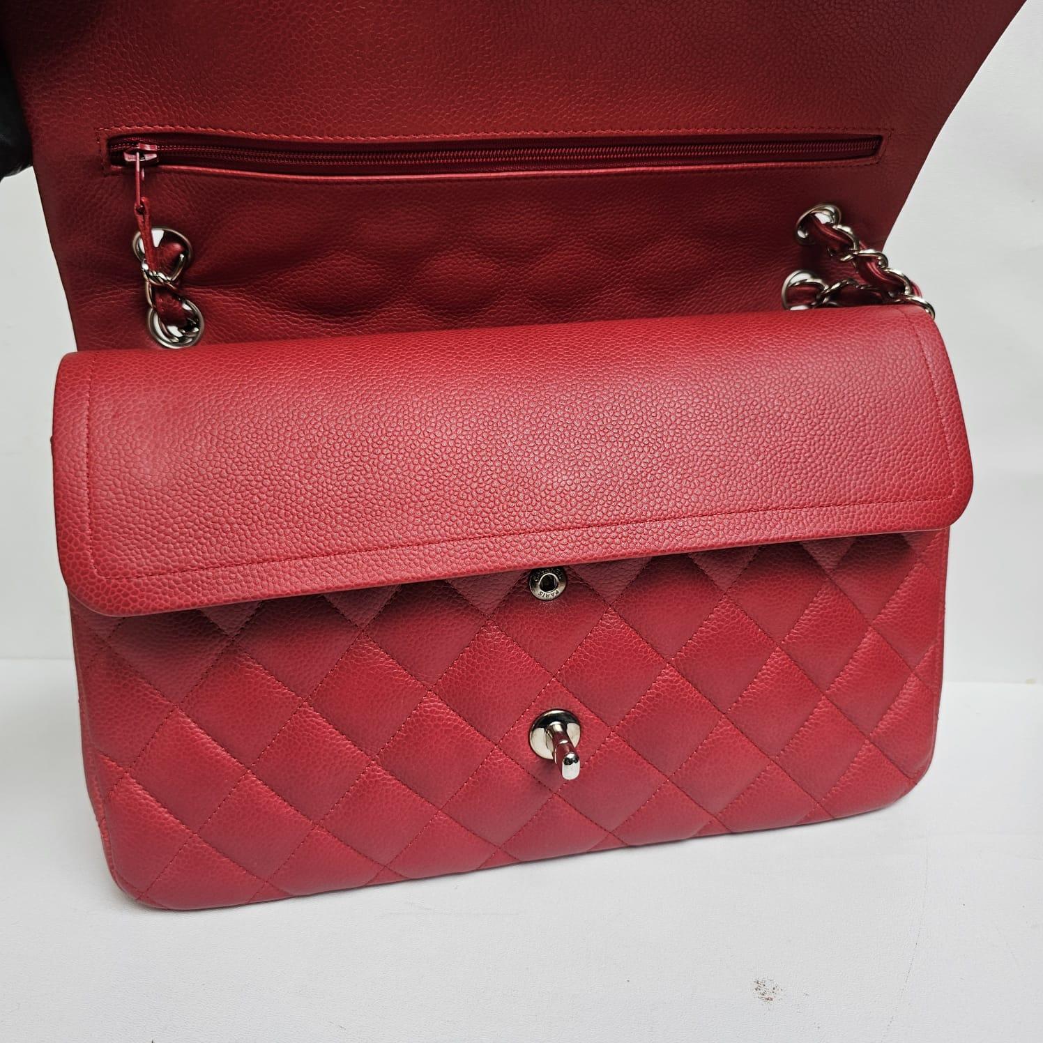 Chanel Bolso Jumbo Doble Solapa Piel Caviar Rojo en venta 4