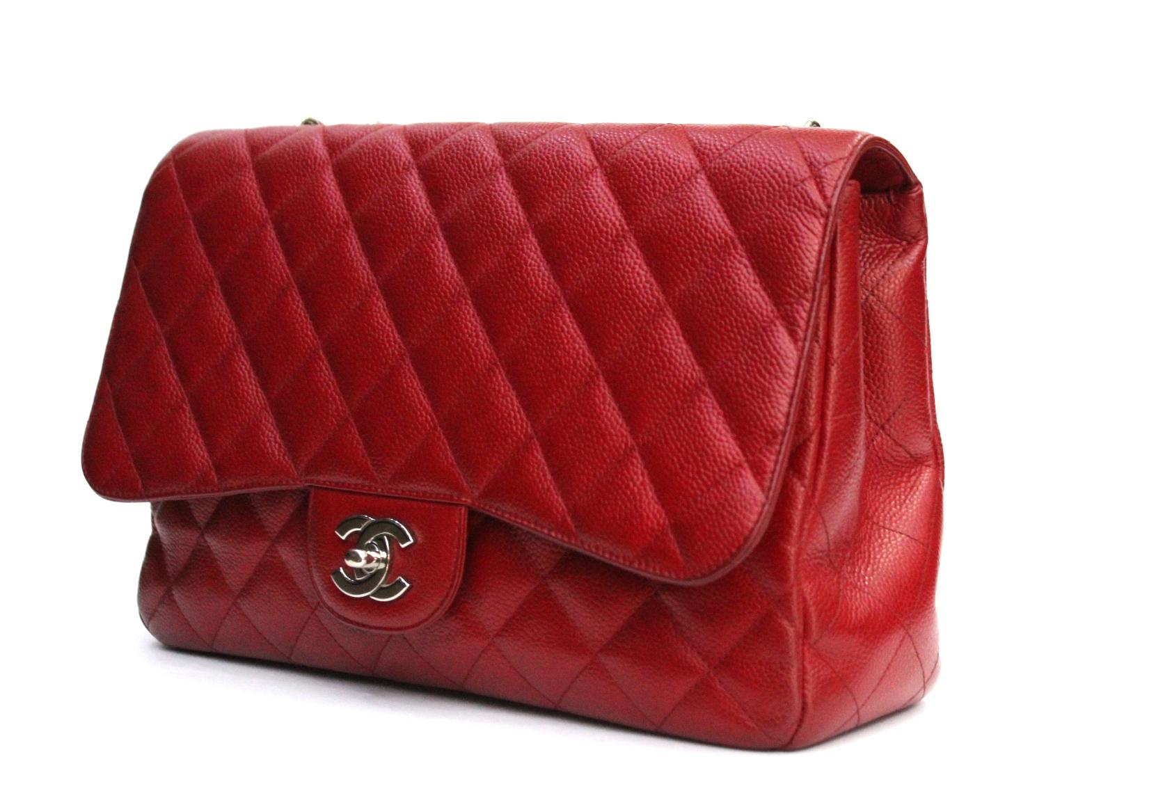 Classic and beautiful this Chanel Jumbo. It is made with red caviar leather and silver hardware.
Year 2009/2010
Good condition
We have a dustbag but we haven't card 