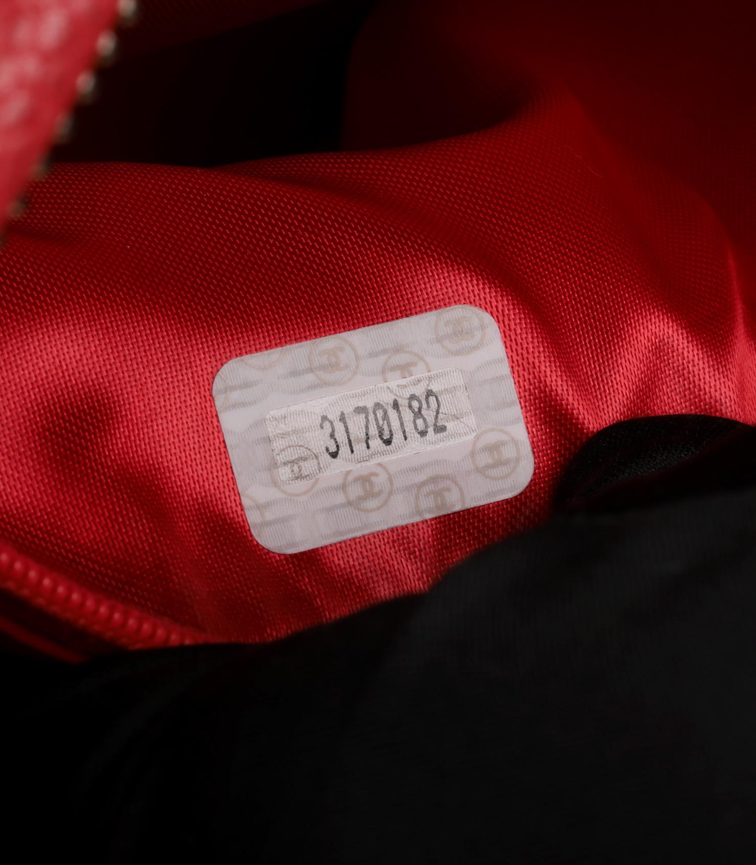 Chanel Red Caviar Leather Vintage Timeless Camera Bag en vente 5