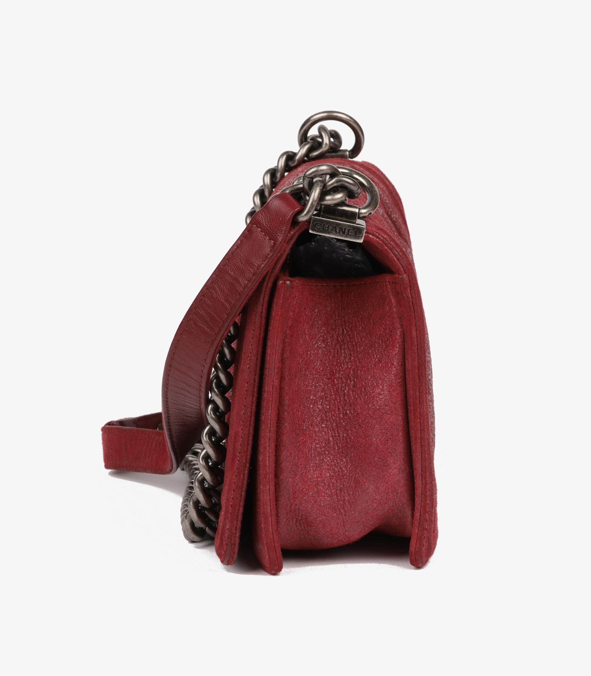 Chanel Red Chesterfield Distressed Goatskin Leather Celtic Medium LeBoy Bag im Angebot 3