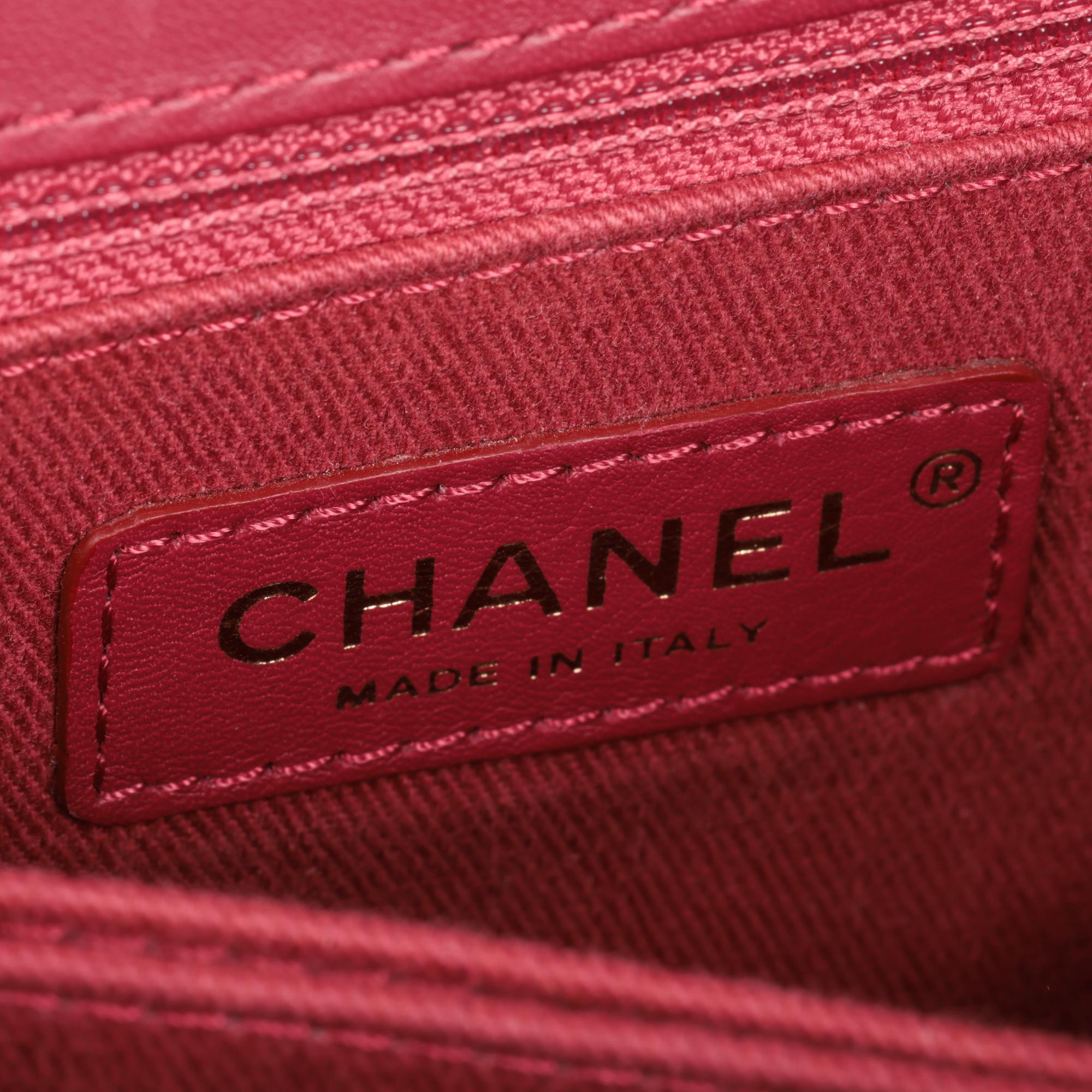 Chanel Red Chevron in pelle di vitello invecchiata Small Coco Top Handle in vendita 6