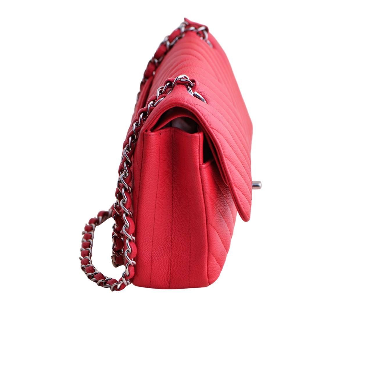Women's Chanel Red Chevron Caviar Medium Classic Double Flap Bag For Sale