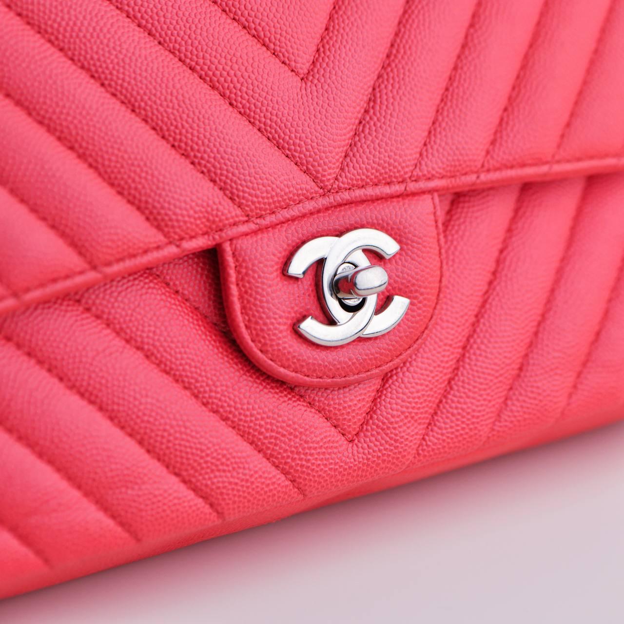 Chanel Red Chevron Caviar Medium Classic Double Flap Bag For Sale 5