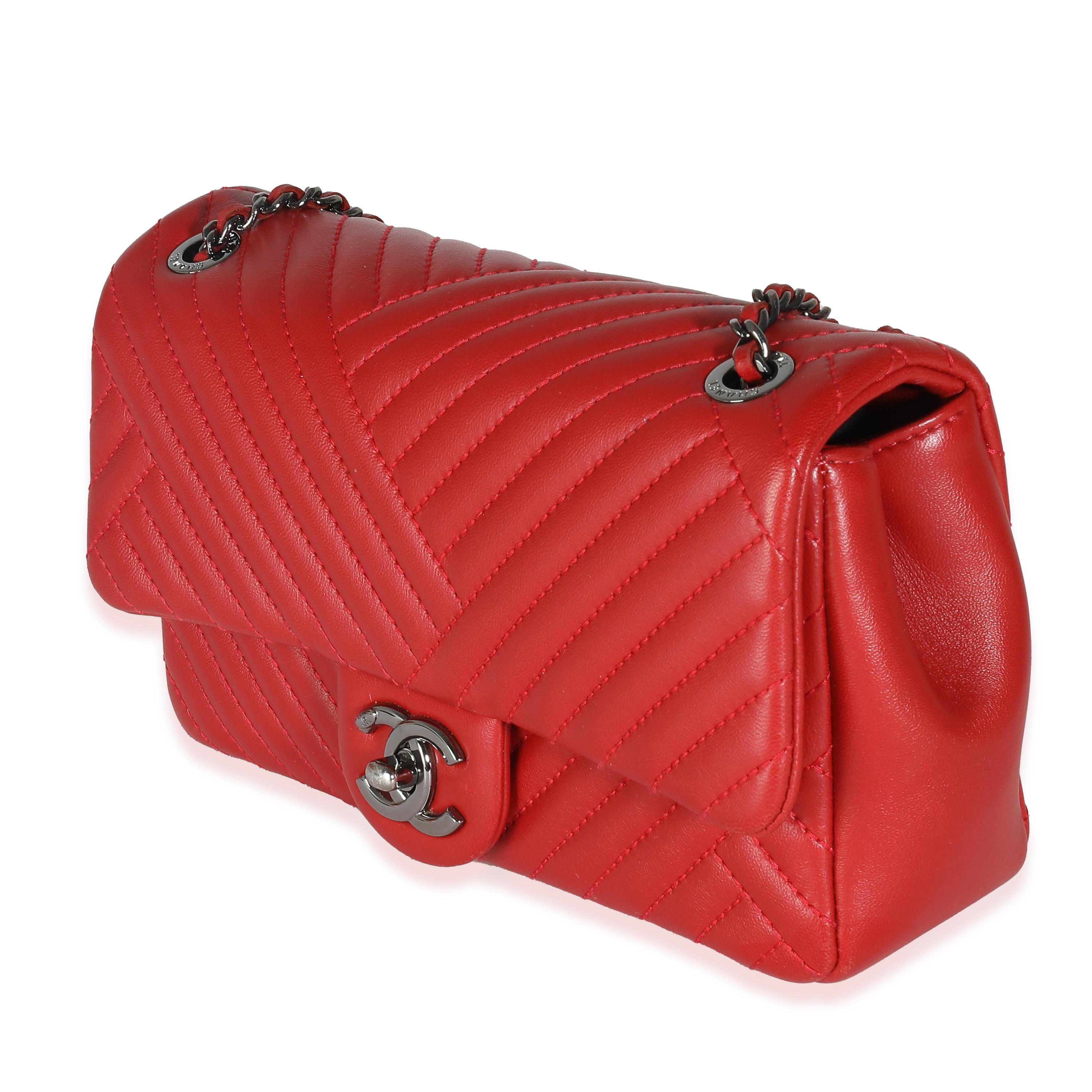 Women's Chanel Red Chevron Lambskin Small CC Crossing Single Flap Bag For Sale