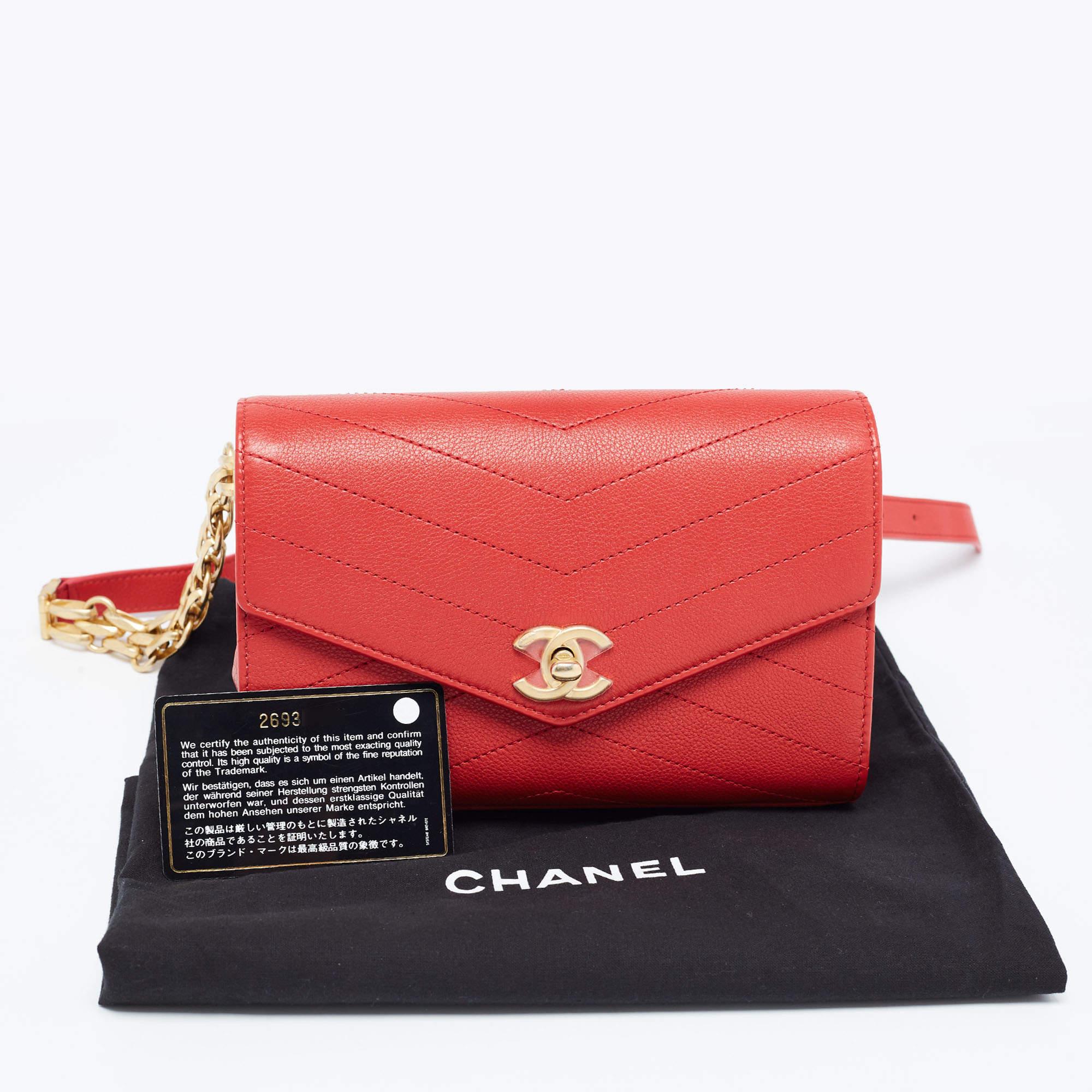 Chanel Rote Chevron-Gürteltasche aus Leder Coco mit Taille im Angebot 8