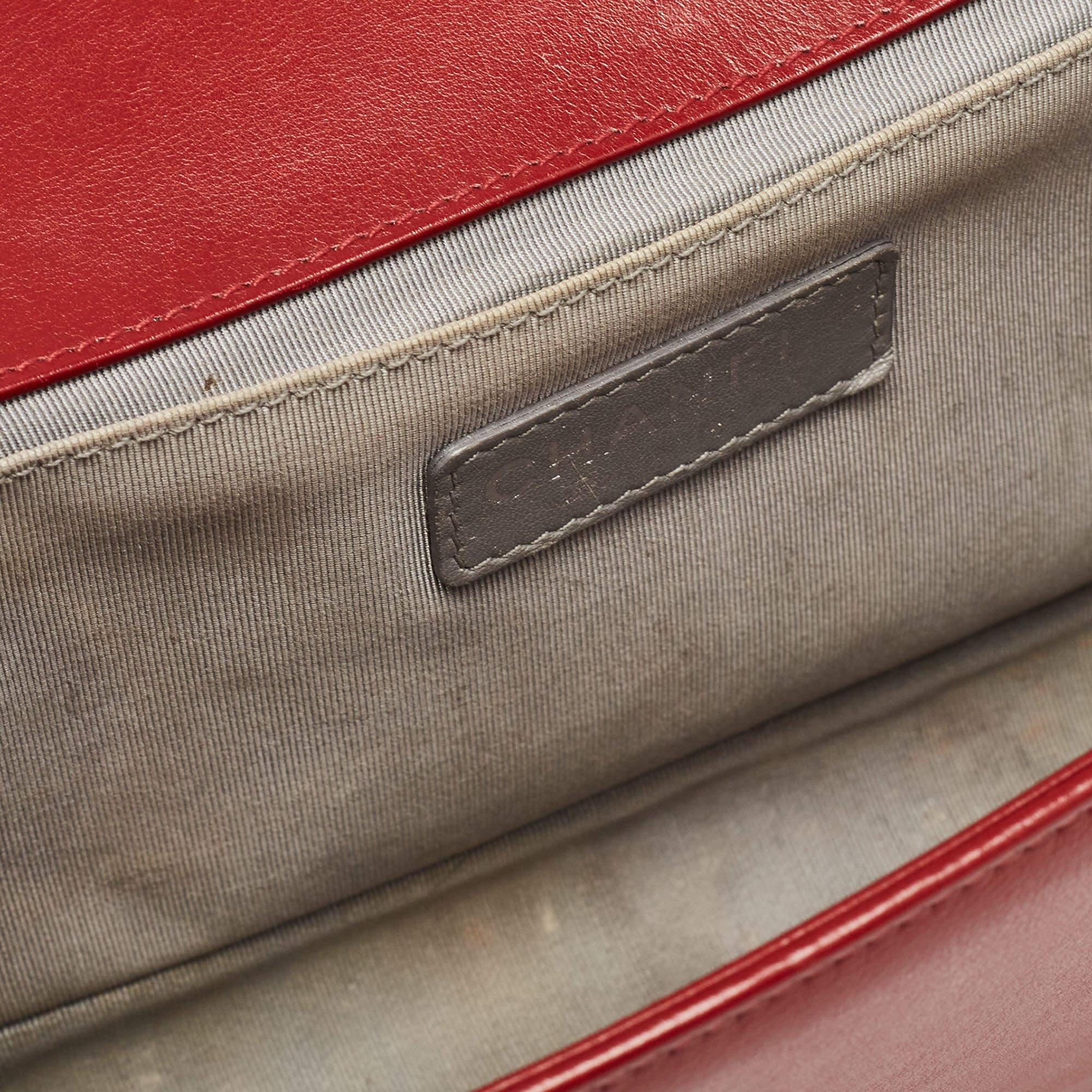 Chanel Red Chevron Leather Medium Boy Bag For Sale 7