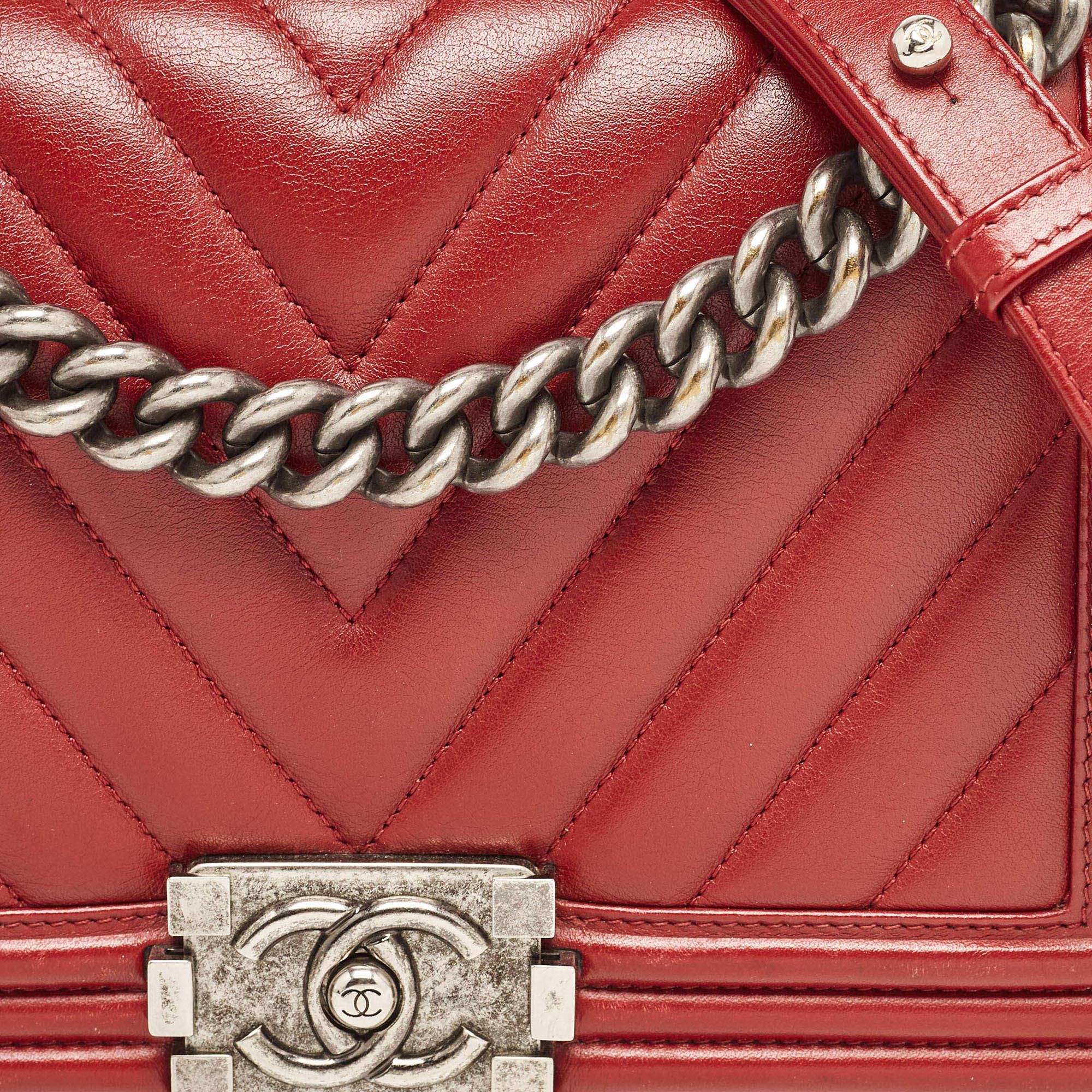 Chanel Red Chevron Leather Medium Boy Bag For Sale 9