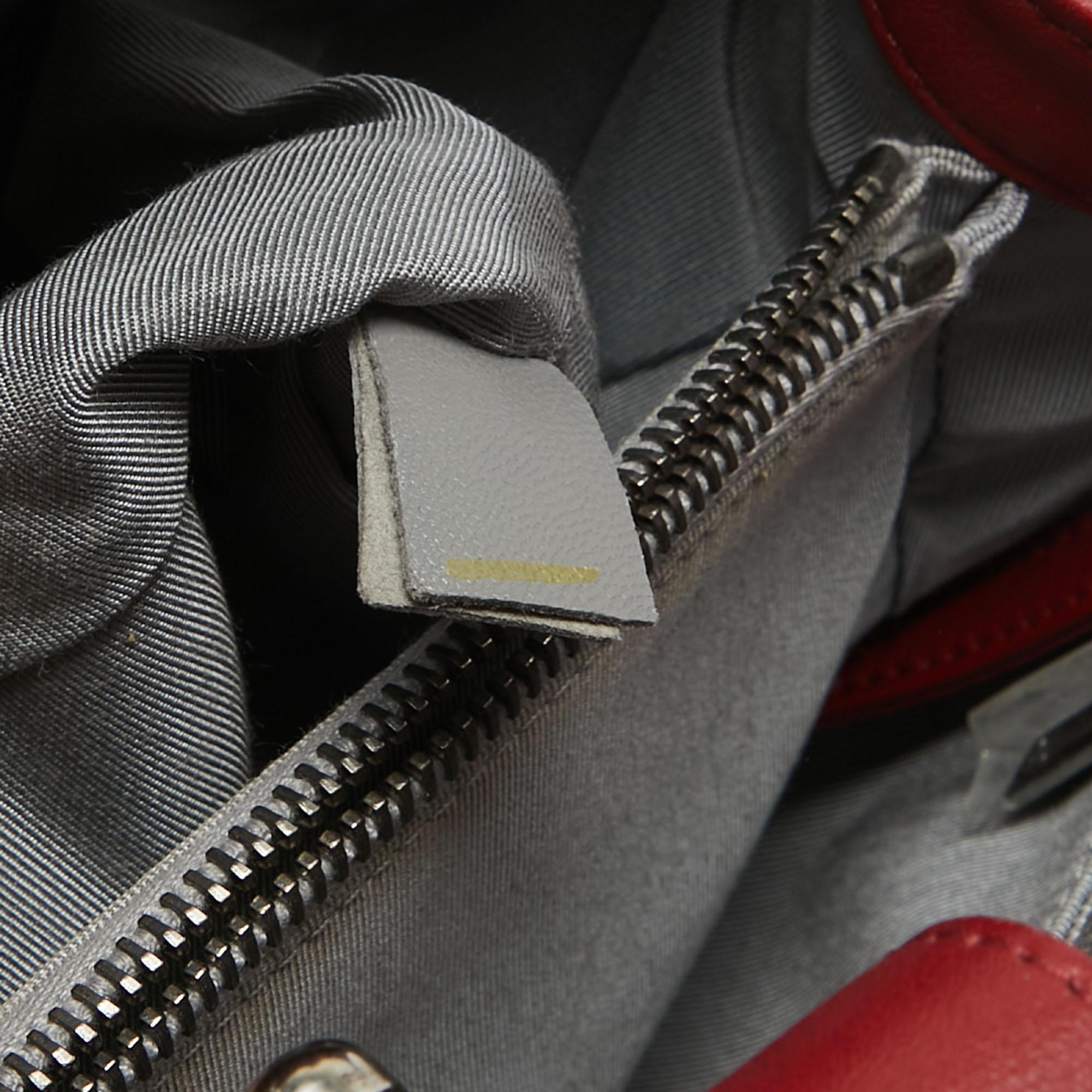 Chanel - Grand sac fourre-tout Boy Shopper en cuir matelassé à chevrons rouge en vente 5