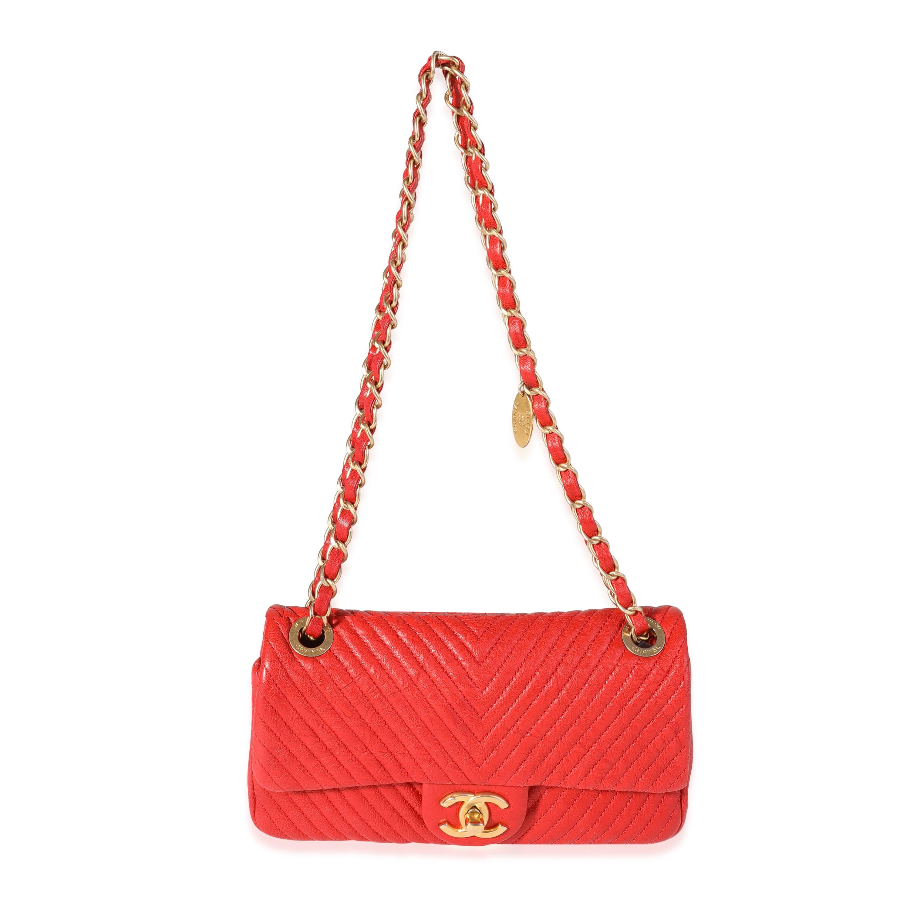 Listing Title: Chanel Red Chevron Wrinkled Leather Mini Rectangular Medallion Flap Bag
SKU: 120471
Condition: Pre-owned (3000)
Handbag Condition: Very Good
Condition Comments: Very Good Condition. Discoloration and scuffing to exterior leather.
