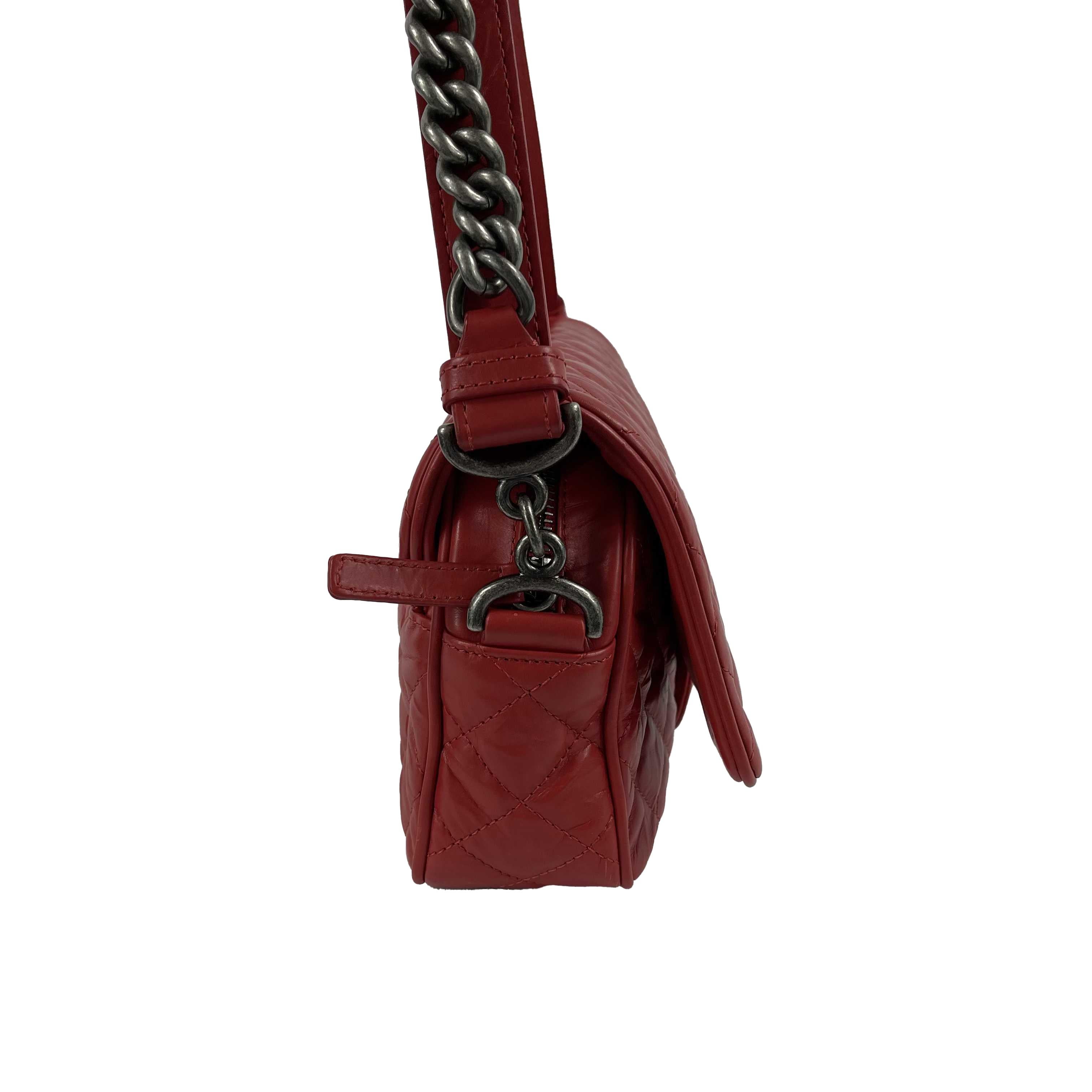 CHANEL Red Crinkled Leather Boy Chain Flap Bag / Silver-Aged  Shoulder Bag 3