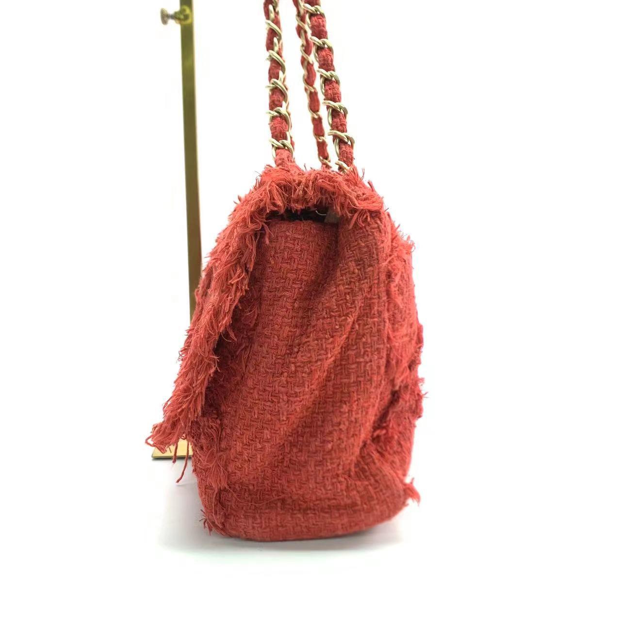Chanel Red Diamond Stitch Tweed Maxi Nature Flap Bag In Excellent Condition For Sale In AUBERVILLIERS, FR