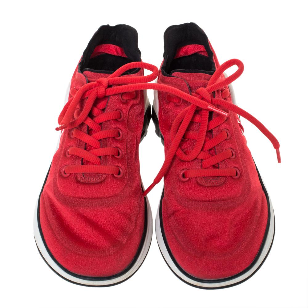 Chanel Zapatillas con cordones CC de tela roja Talla 37 Rojo