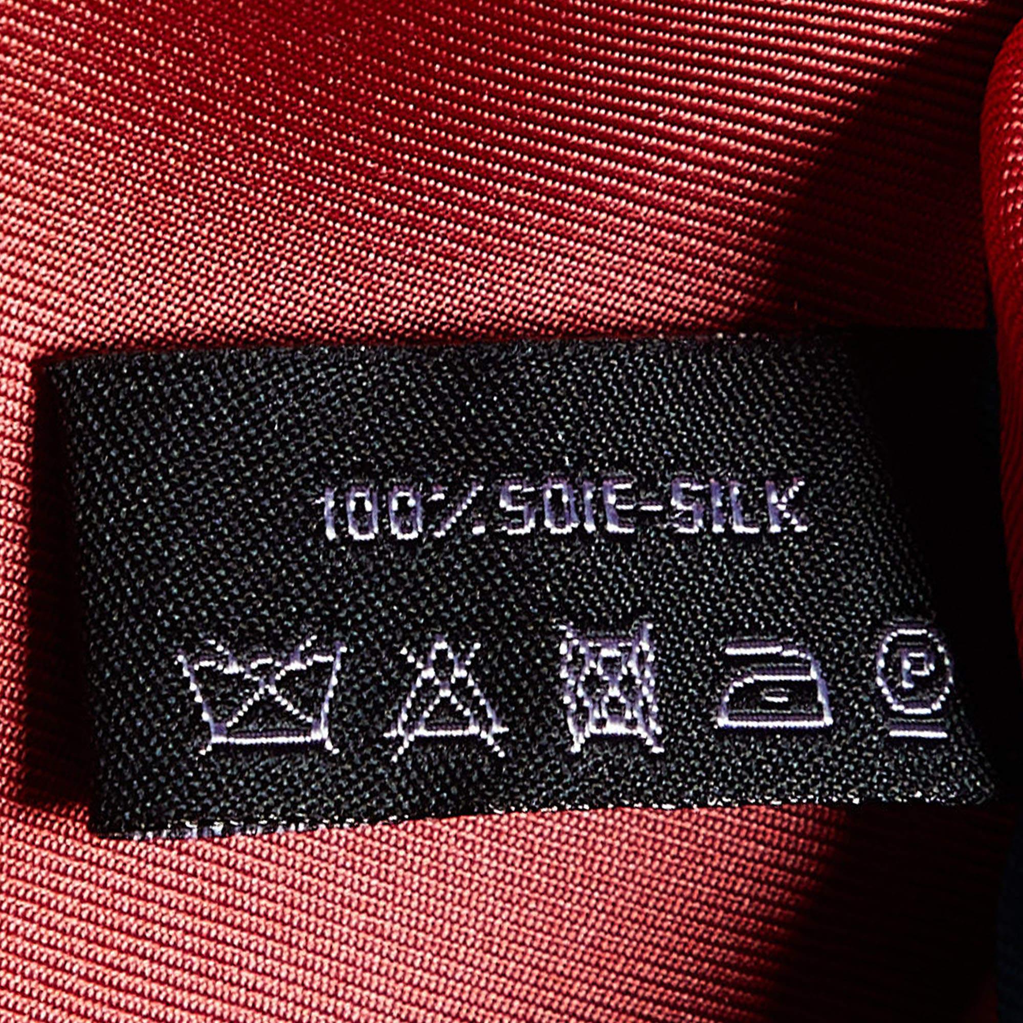 Chanel Red Geometric Logo Print Silk Square Scarf In Excellent Condition For Sale In Dubai, Al Qouz 2