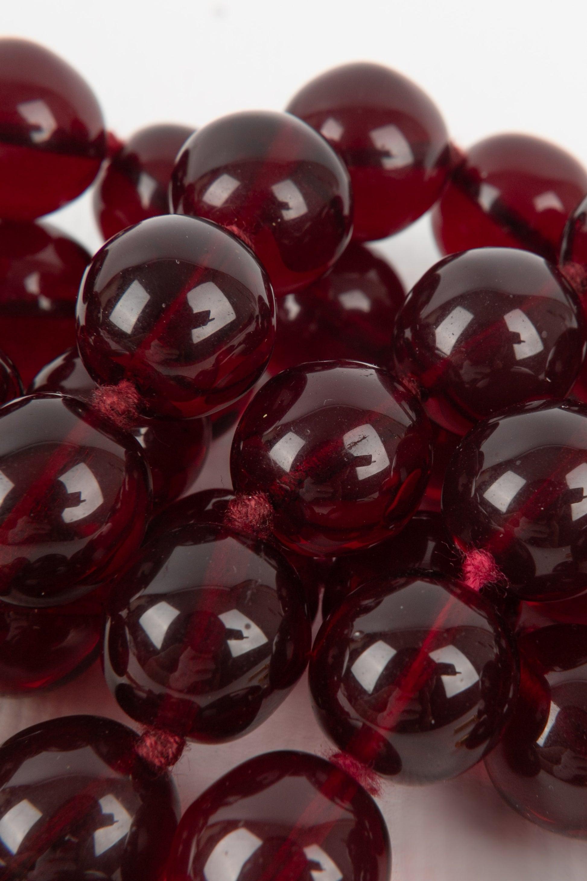 Chanel Rotes Glasperlenarmband im Zustand „Hervorragend“ im Angebot in SAINT-OUEN-SUR-SEINE, FR
