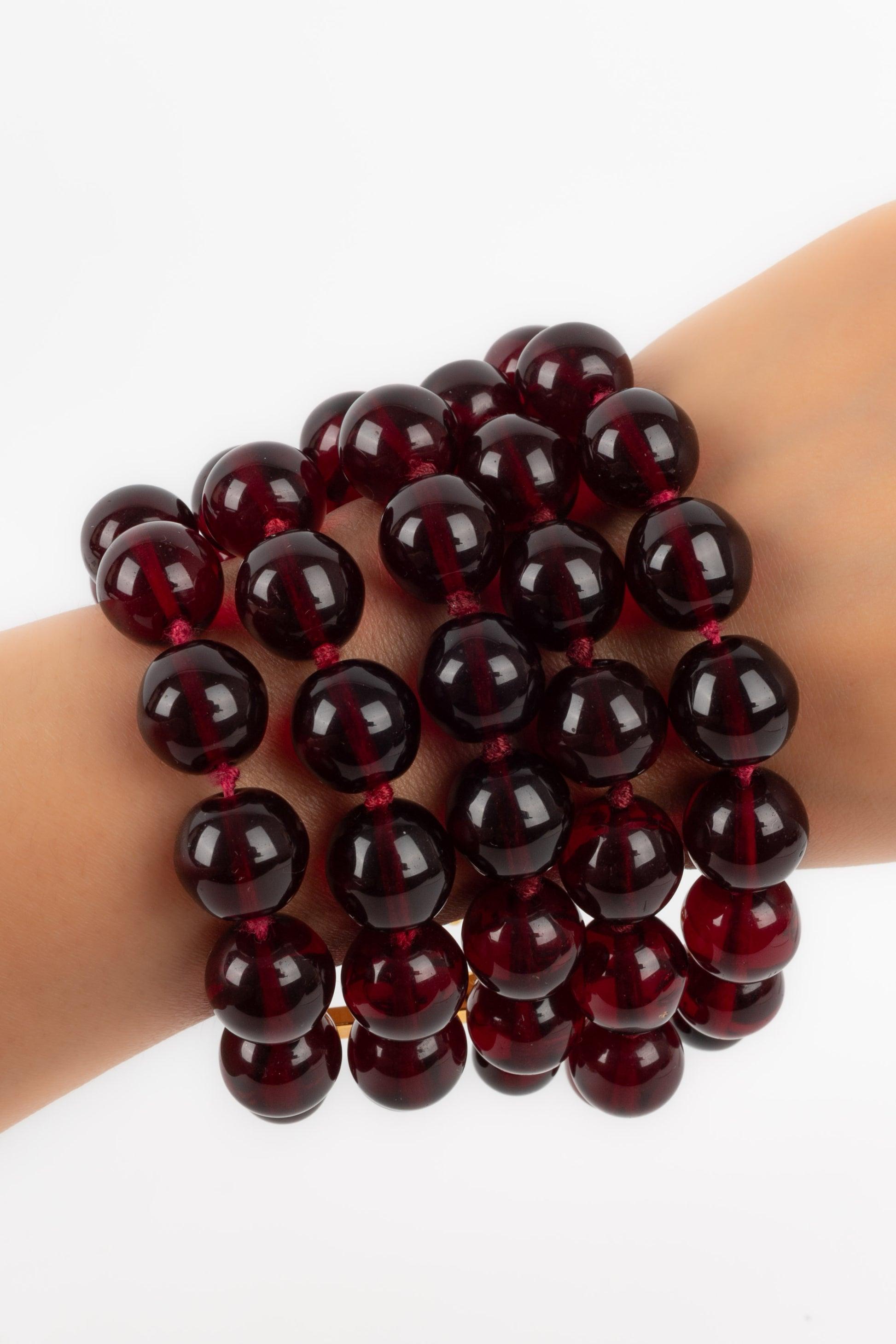 Chanel Bracelet de perles en verre rouge Pour femmes en vente