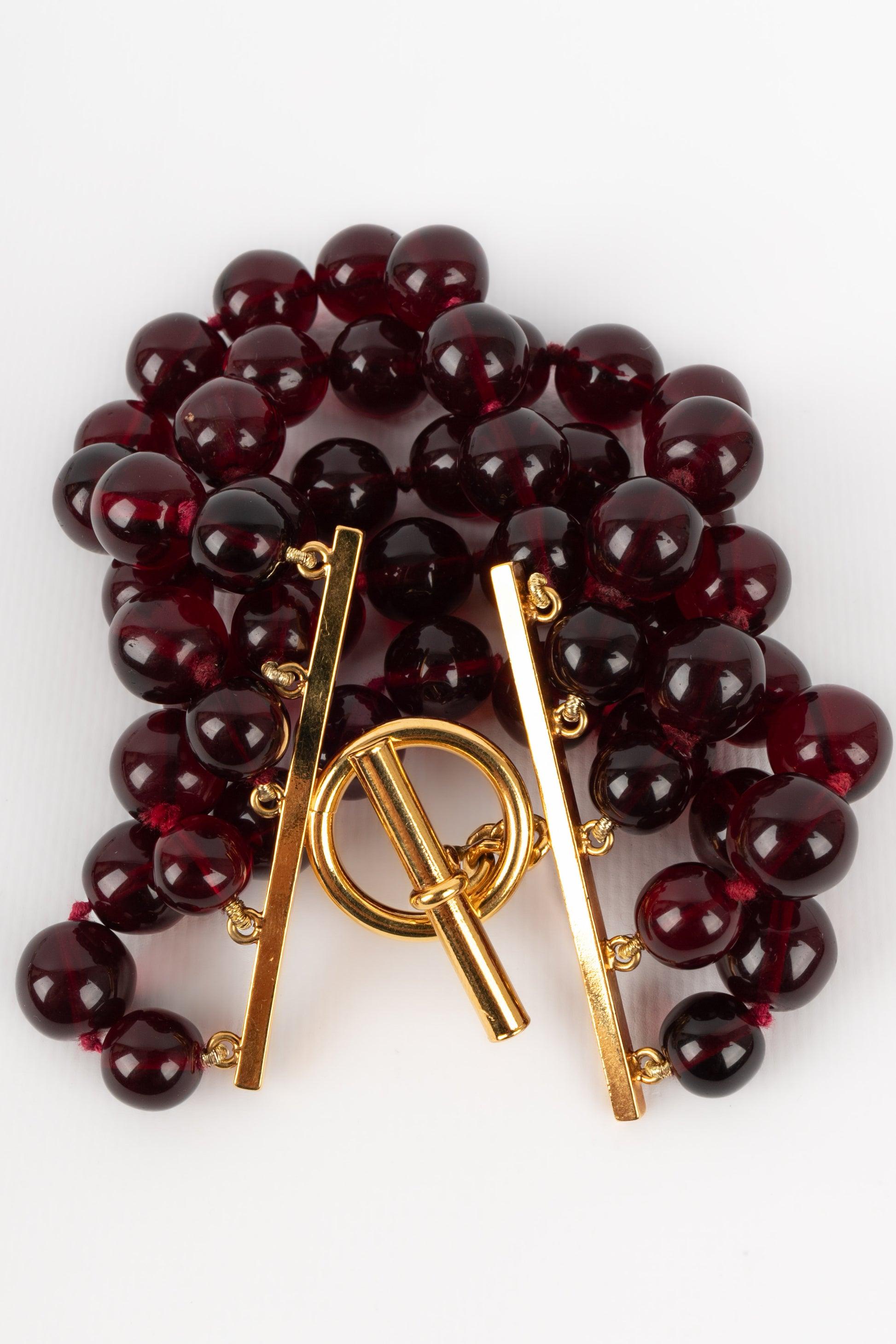 Chanel Bracelet de perles en verre rouge en vente 1