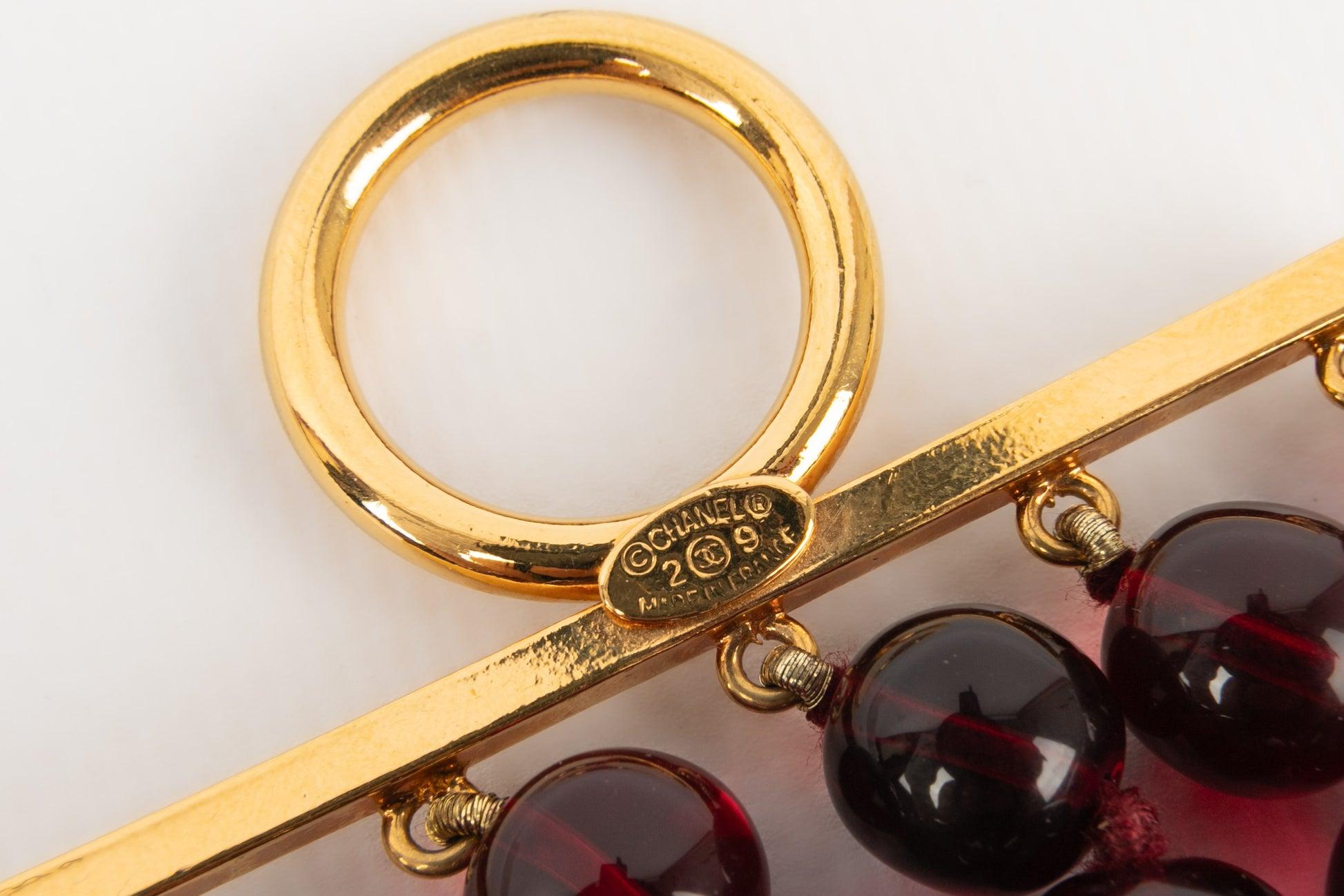 Chanel Bracelet de perles en verre rouge en vente 3
