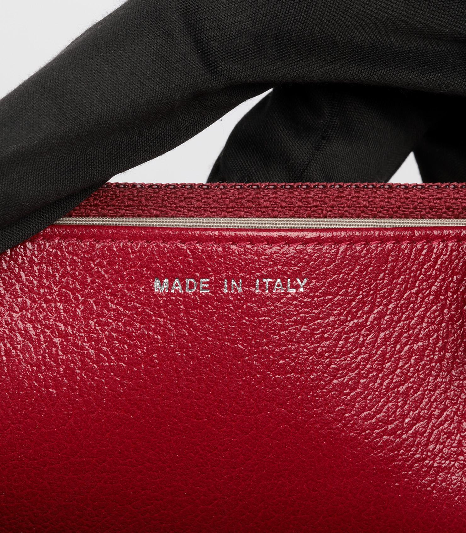 Chanel Rote Mademoiselle-Jacke aus Ziegenleder mit geprägter Brieftasche an Kette WOC aus Leder im Angebot 5