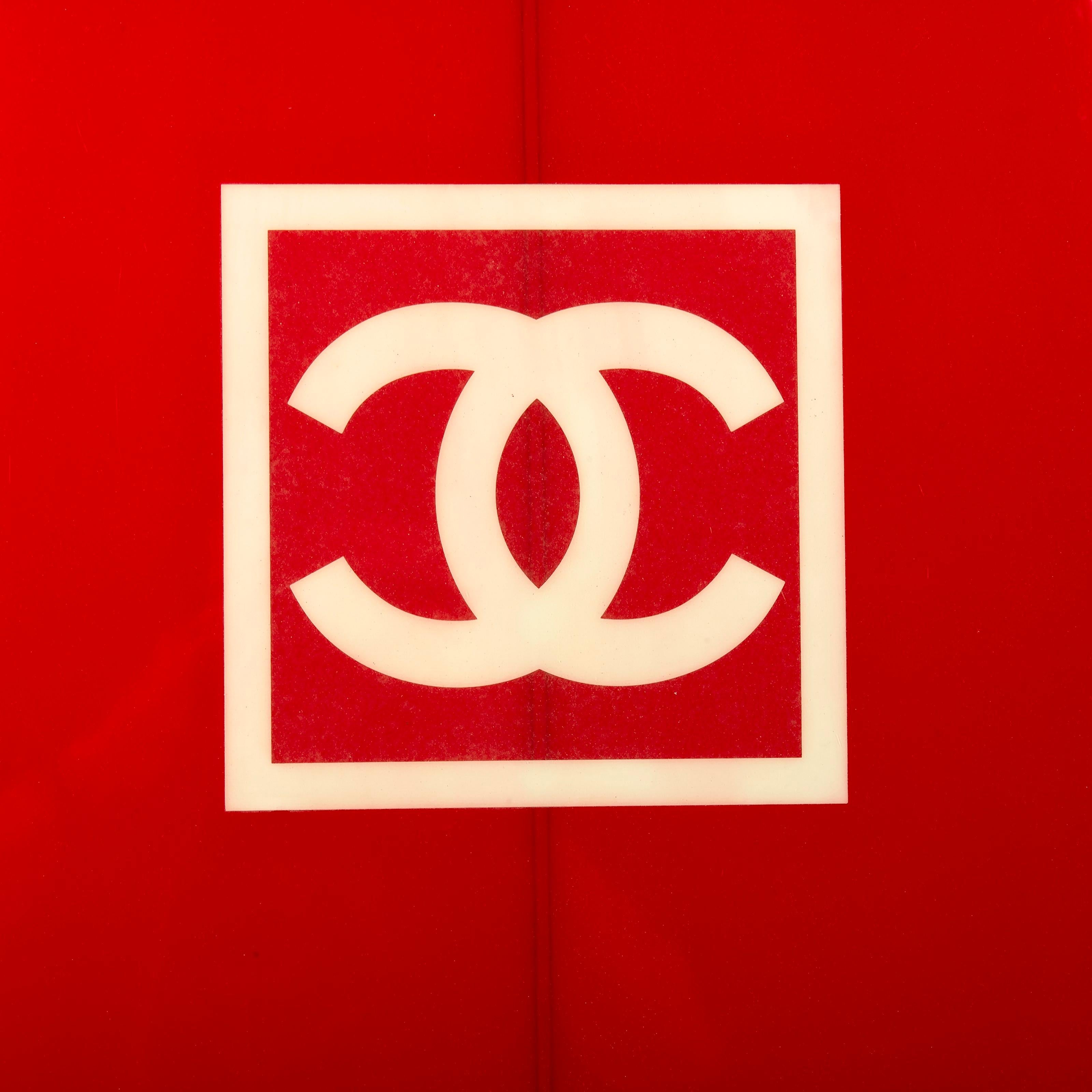 Chanel Rotes Surfboard aus Kohlenstofffaser mit Farbverlauf für Damen oder Herren im Angebot