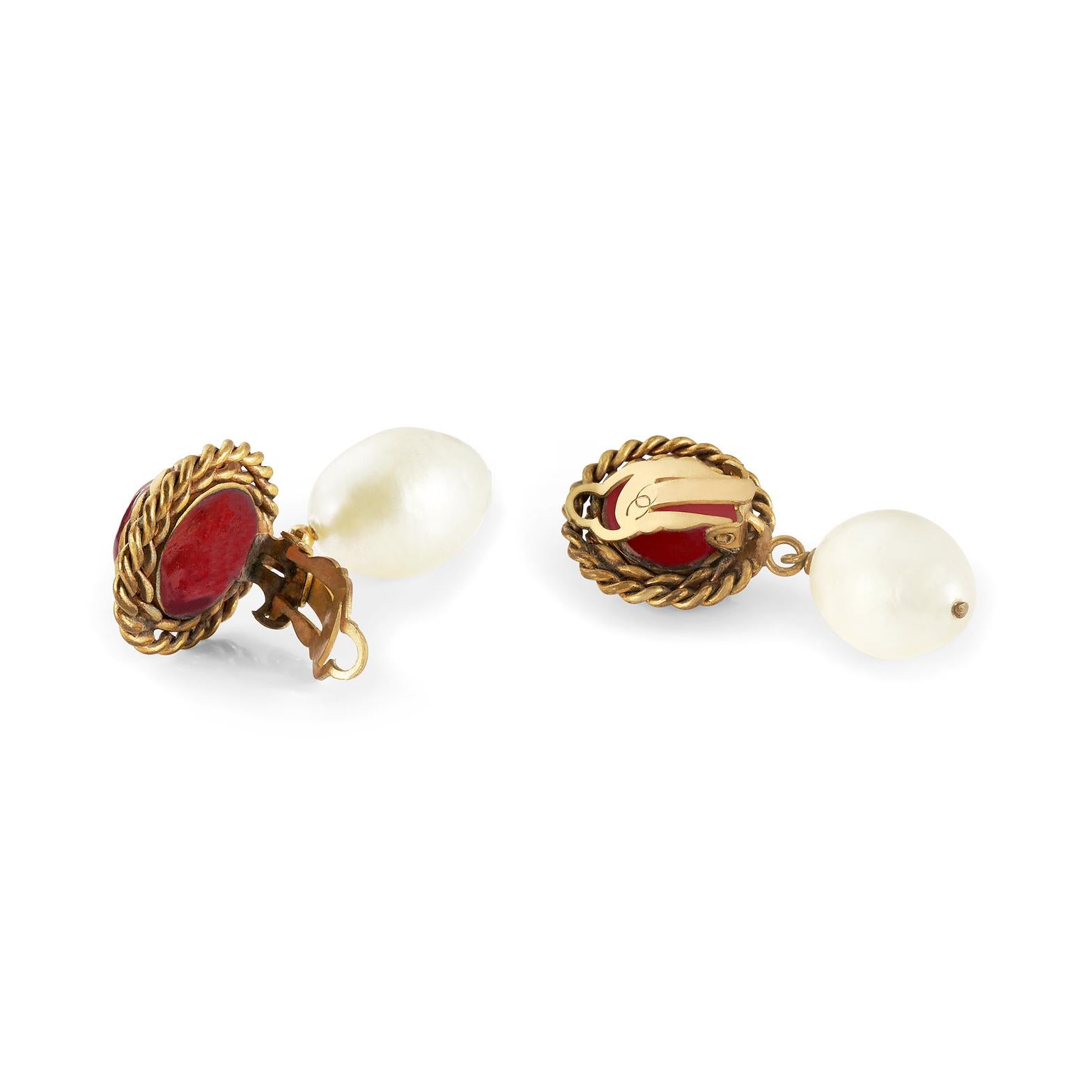 chanel earring with pearl drop