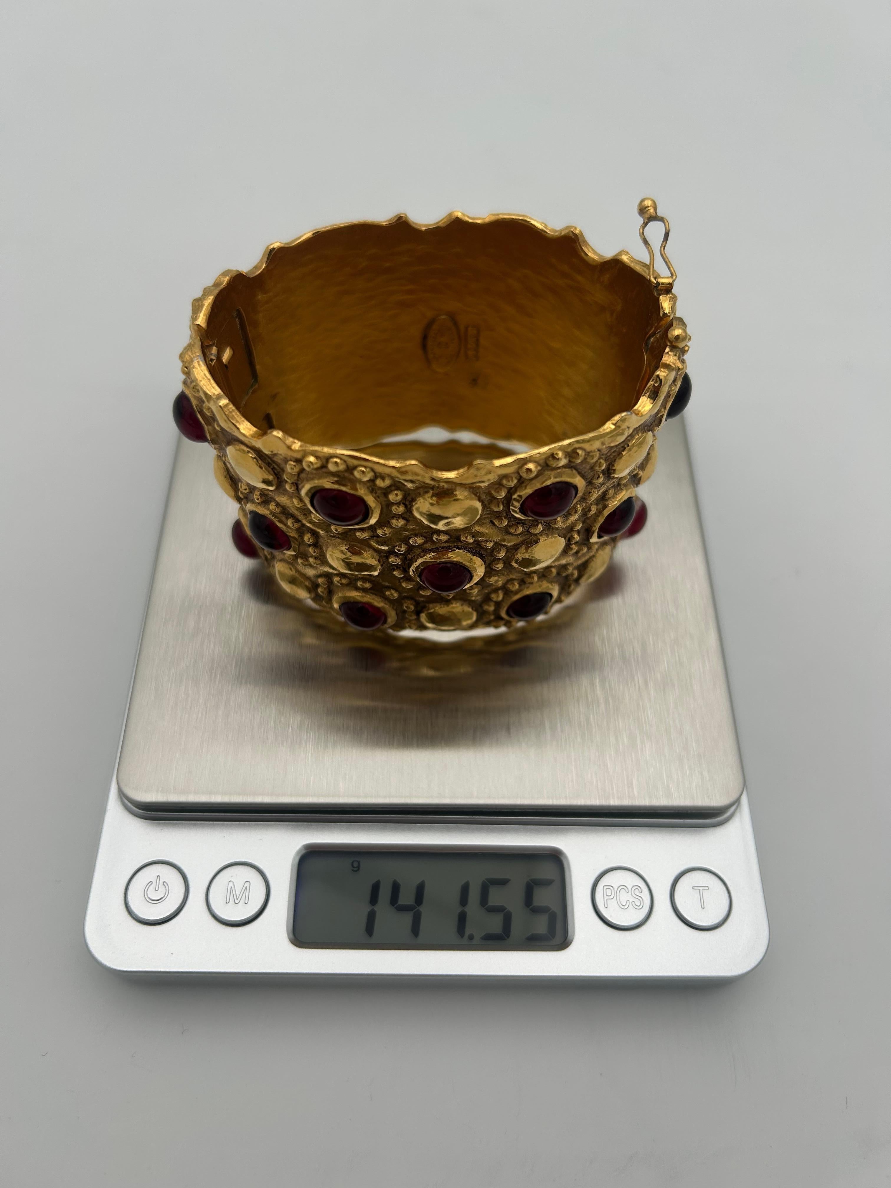 Chanel - Bracelet manchette Gripoix rouge en vente 5