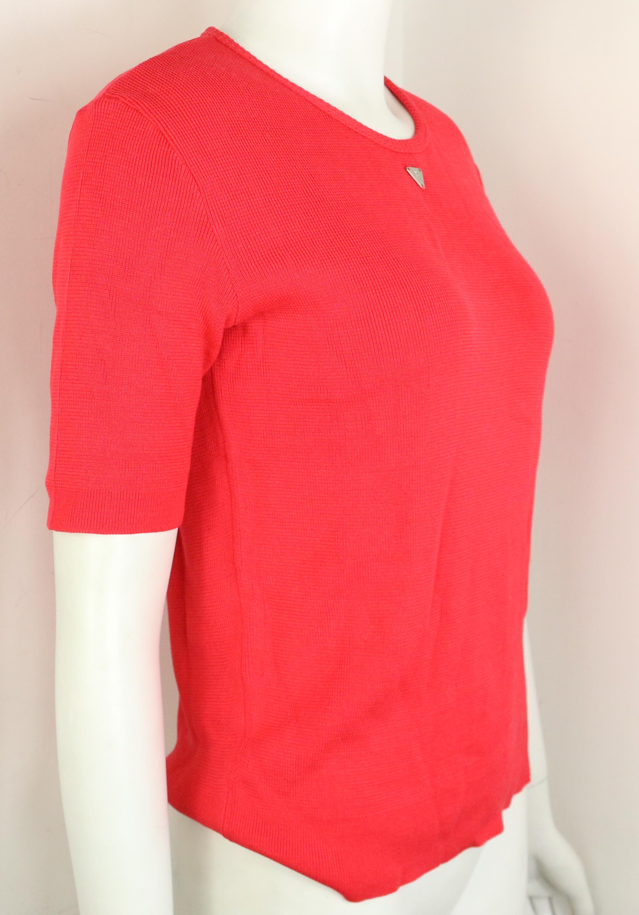 Chanel Red Knitted Cotton Top  In Excellent Condition For Sale In Sheung Wan, HK