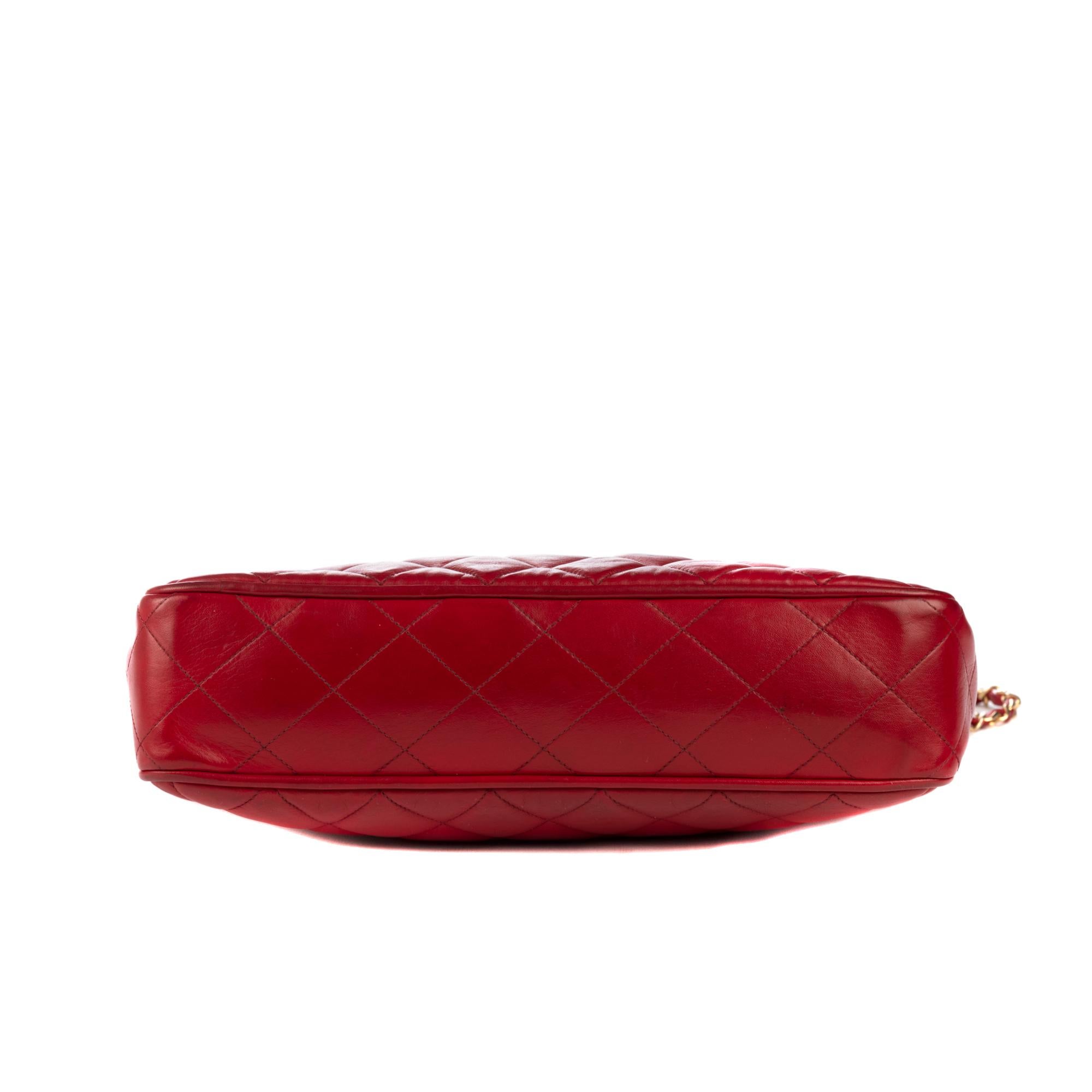 Chanel Red Lamb Leather Vintage Shoulder Bag  4