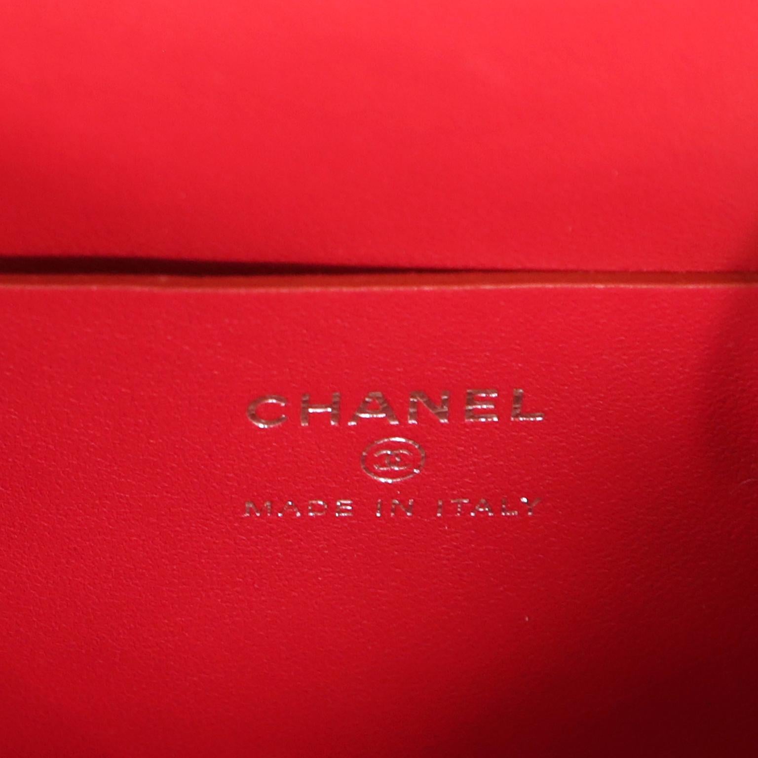 Donna Pochette a busta Chanel in pelle d'agnello rossa Airlines