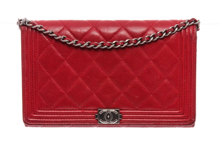 chanel red wallet on chain caviar black
