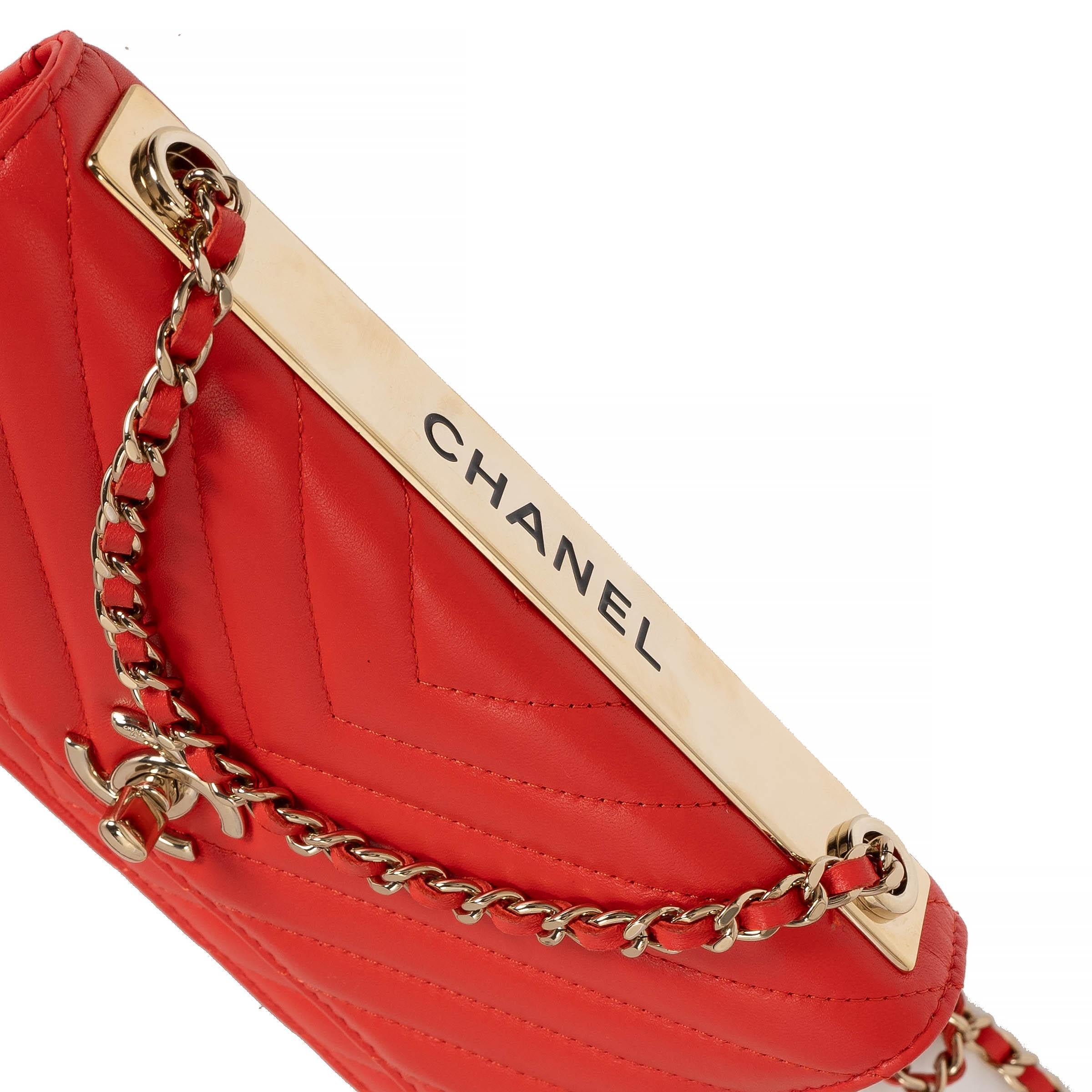 CHANEL red leather 19C TRENDY CC Wallet on Chain WOC Bag For Sale 1