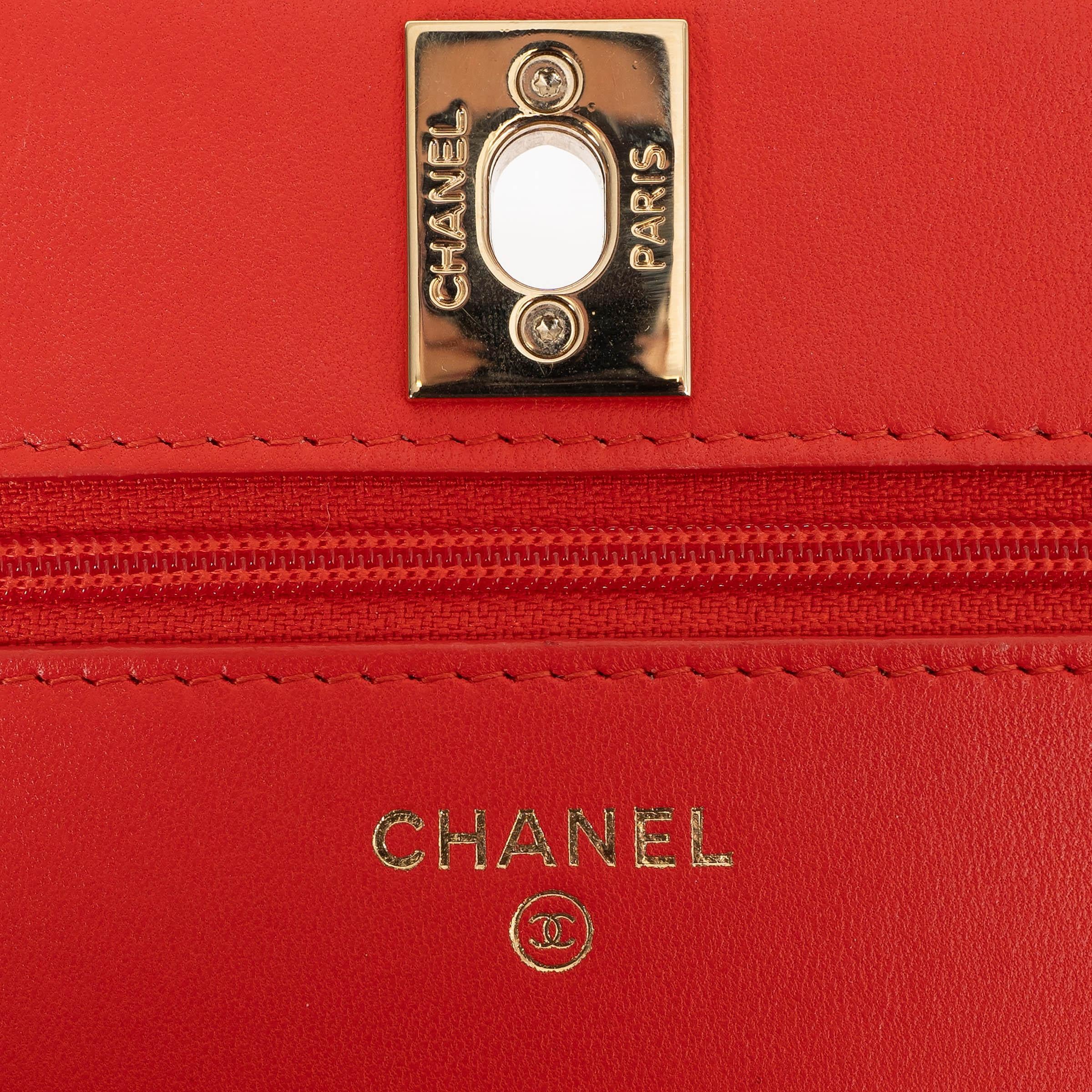 CHANEL red leather 19C TRENDY CC Wallet on Chain WOC Bag For Sale 4