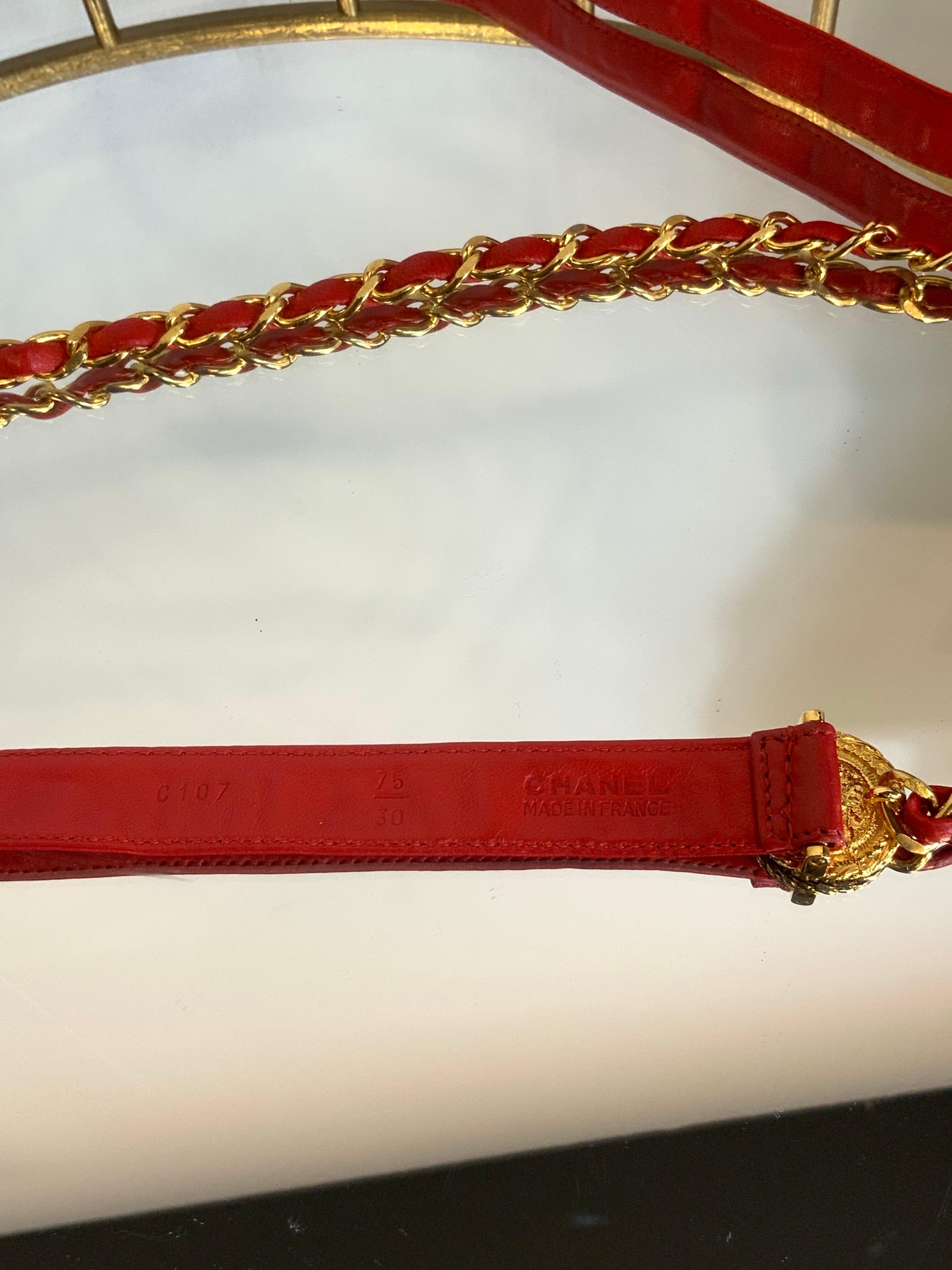 Women's or Men's Chanel red leather Belt For Sale