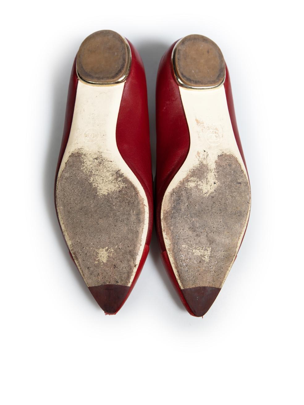 Chanel Red Leather Cap Toe Ballet Flats Size IT 38 In Good Condition For Sale In London, GB