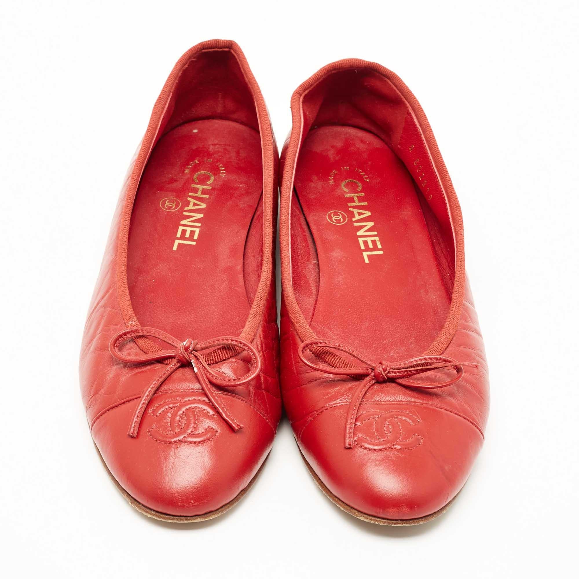 Women's Chanel Red Leather CC Bow Ballet Flats Size 38.5 For Sale