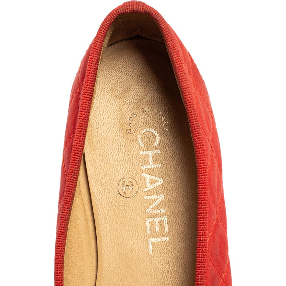 Chanel Red Leather CC Cap Toe Bow Ballet Flats Size 37 In Fair Condition In Dubai, Al Qouz 2