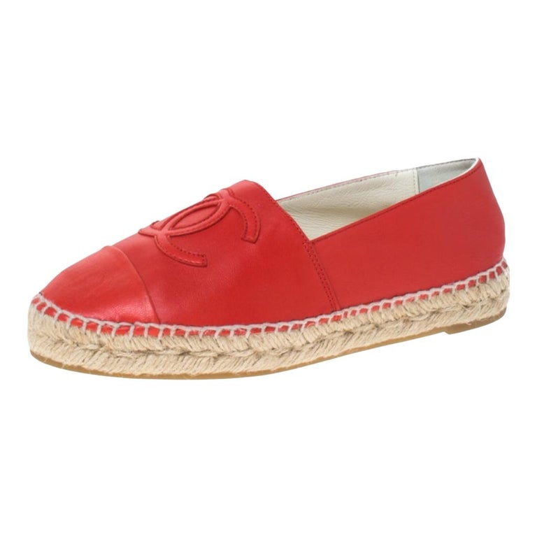 Chanel Red Leather CC Cap Toe Loafers Size 35 For Sale at 1stDibs