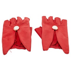 Chanel Rote Lederhandschuhe CC mit Perlenverzierung, Fingerlos, Größe 8