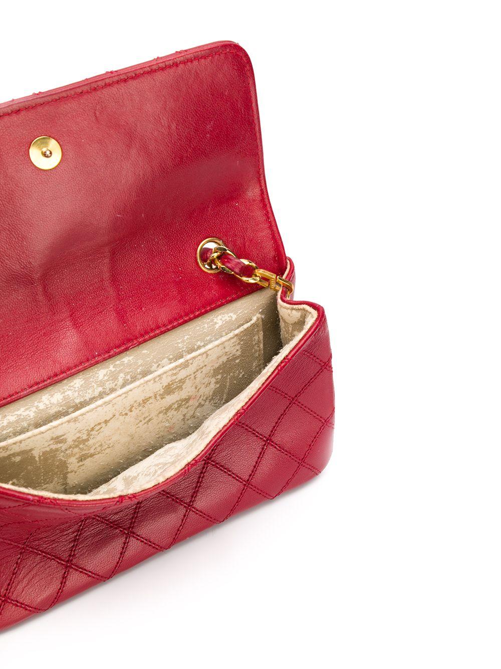 Chanel Red Leather CC Shoulder Bag In Excellent Condition In London, GB
