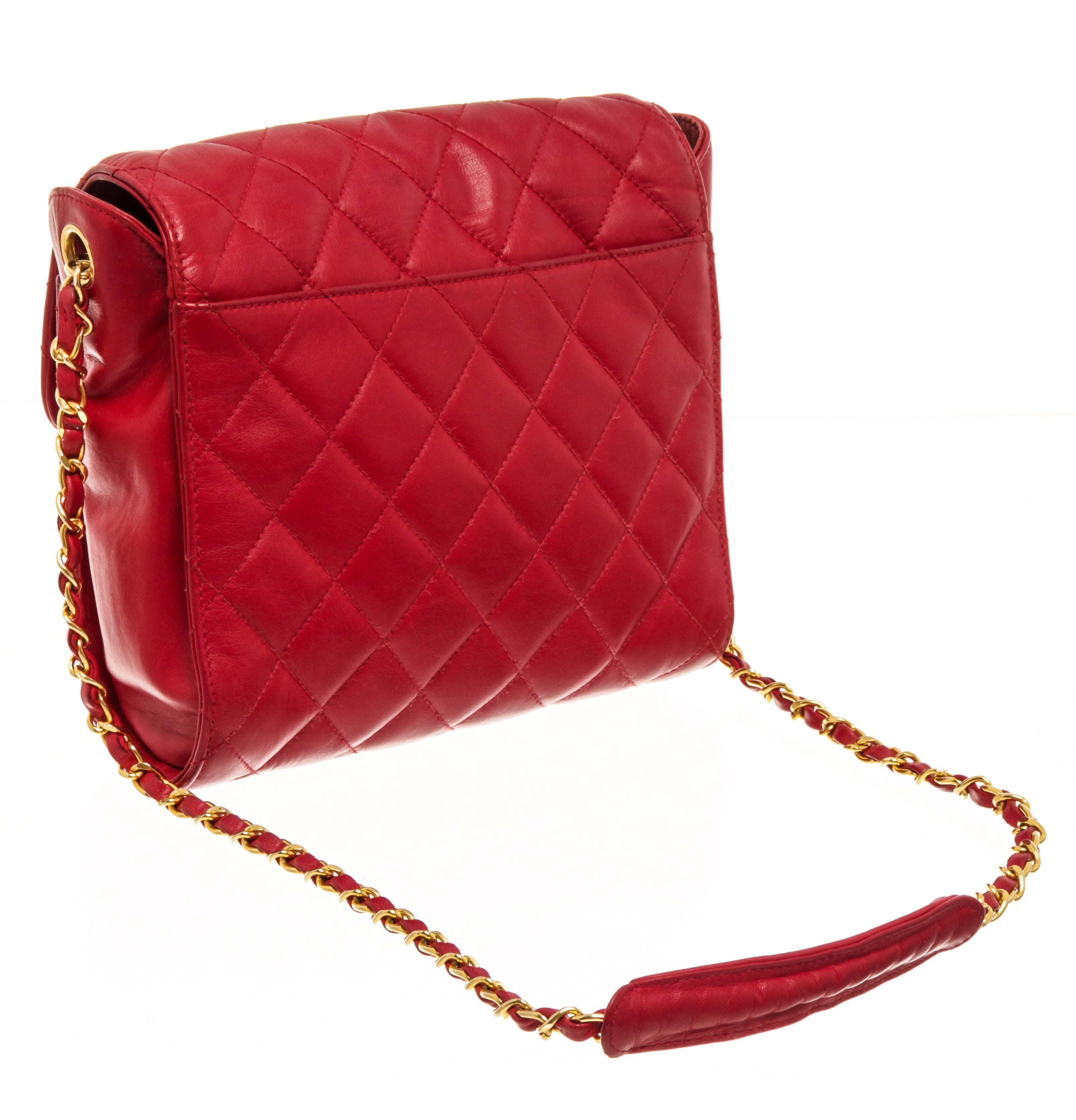 Chanel Red Leather Chain Buckle Flap Shoulder Bag In Good Condition For Sale In Irvine, CA