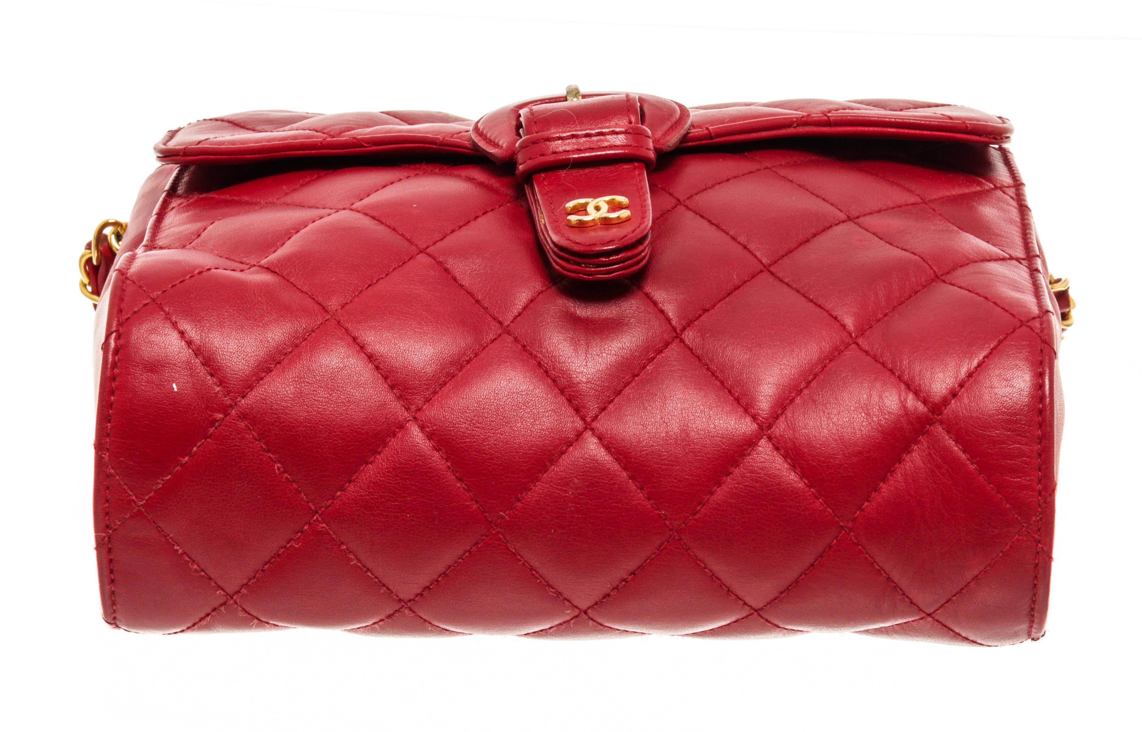 Women's Chanel Red Leather Chain Buckle Flap Shoulder Bag For Sale