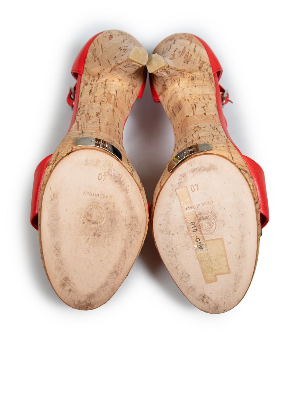 Chanel Red Leather & Cork Heeled Sandals Size IT 40 In Good Condition For Sale In London, GB
