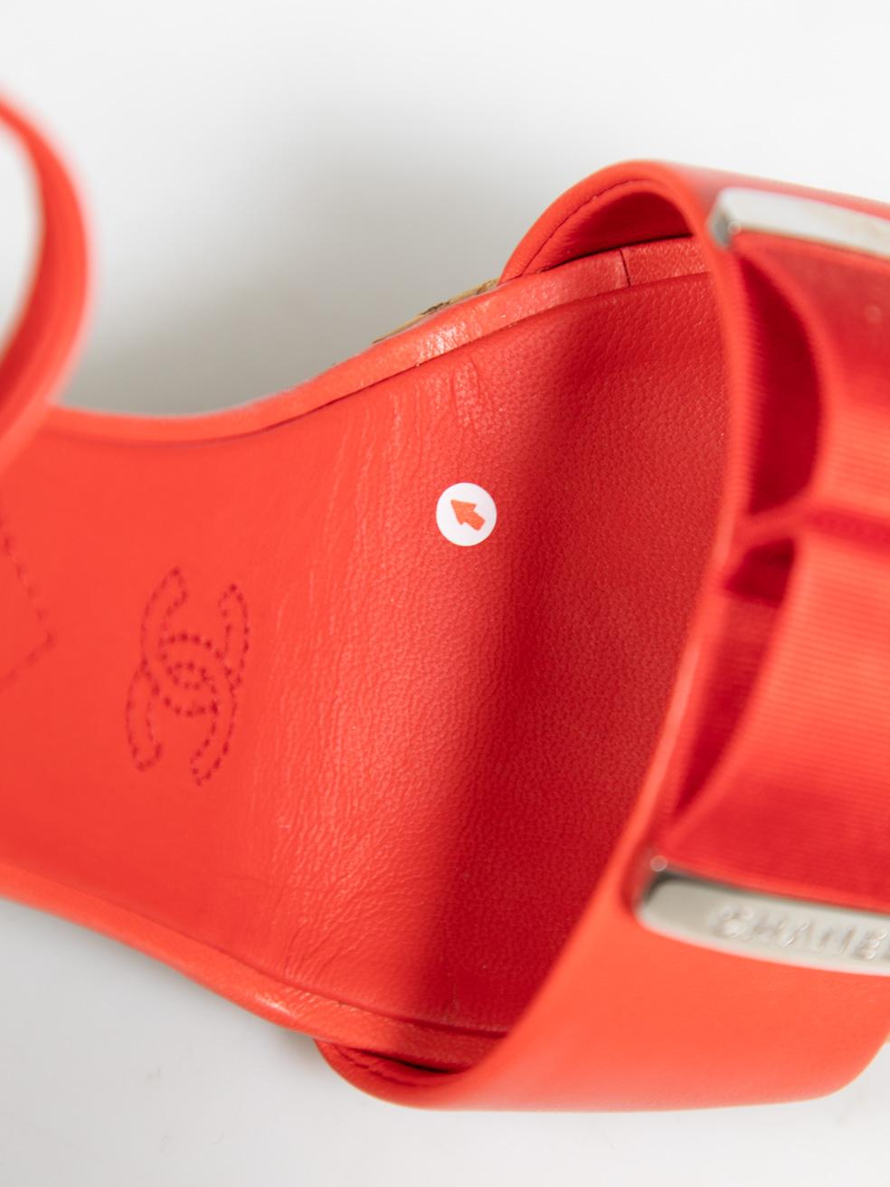 Chanel - Sandales à talons en cuir rouge et liège, taille IT 40 en vente 2