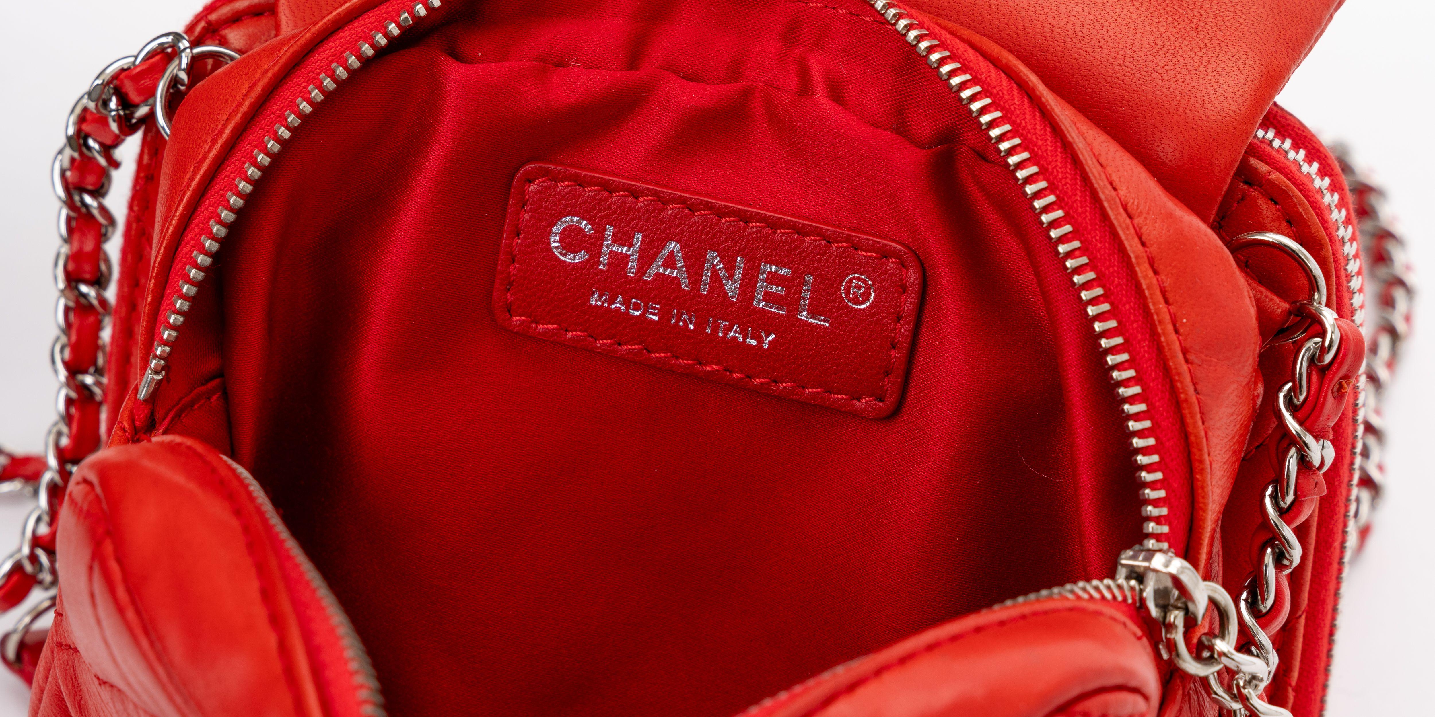Chanel - Sac à bandoulière en cuir rouge en vente 3