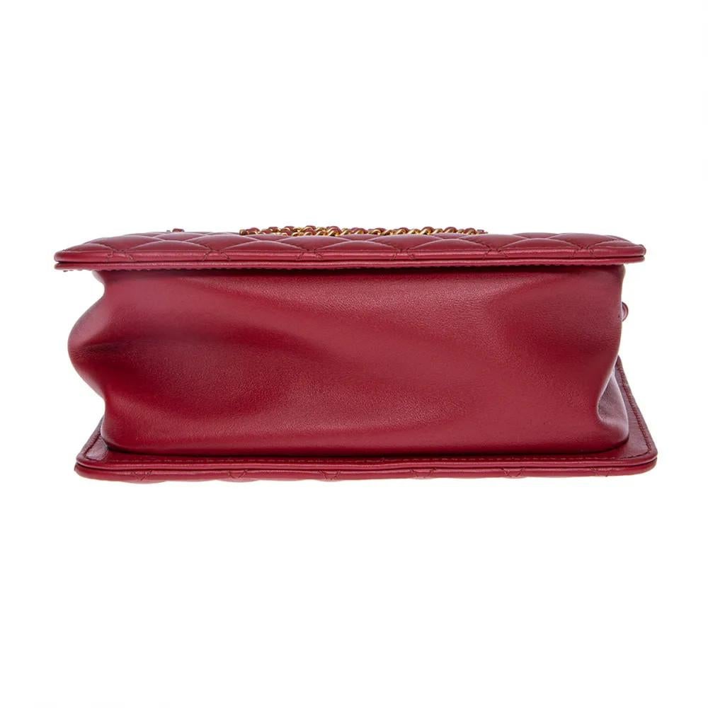 Chanel red leather gold hardware shoulder bag In Excellent Condition In Capri, IT