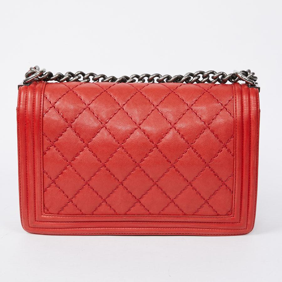 CHANEL Red Leather Large Boy Bag  In Good Condition In Paris, FR