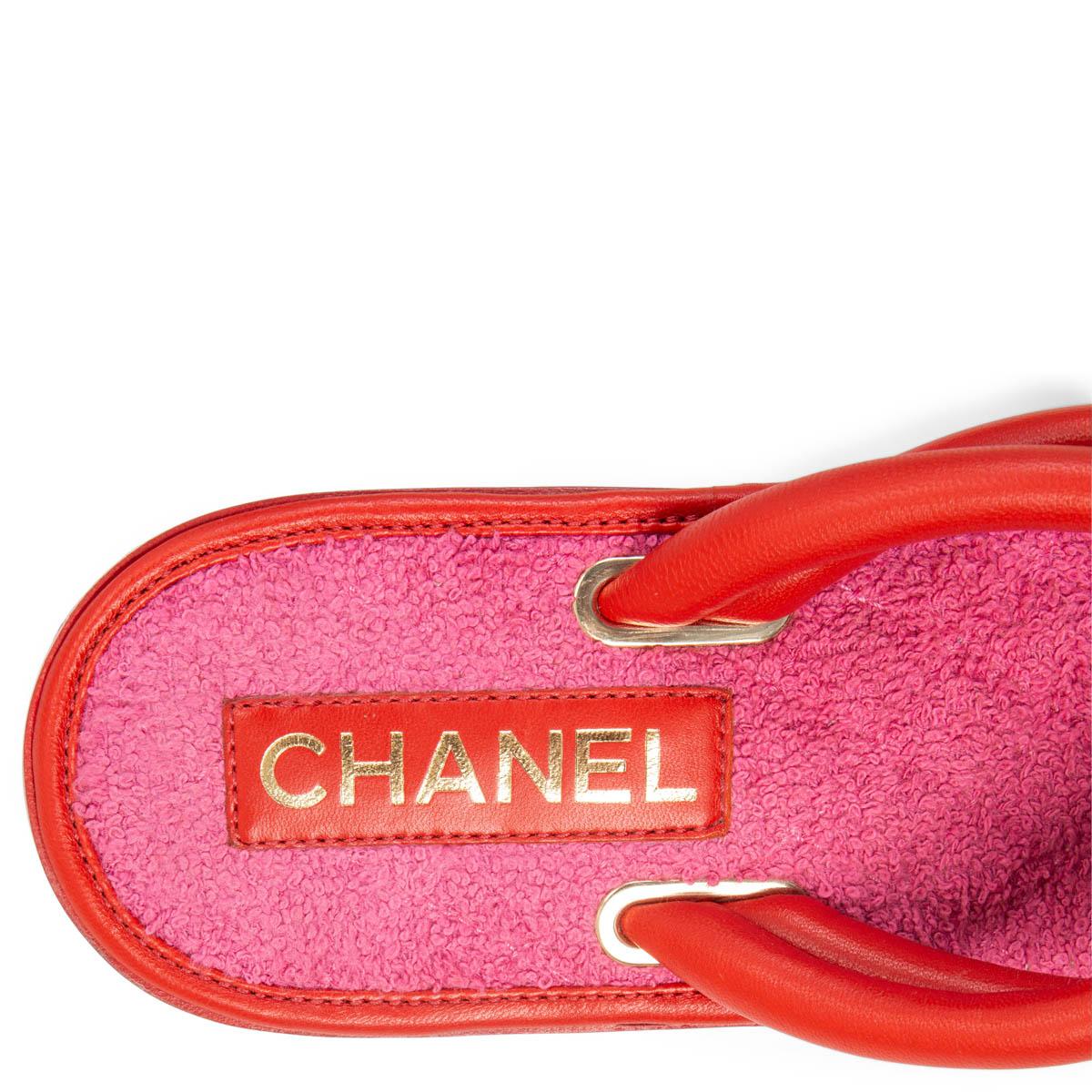 Red CHANEL red leather & pink terry cloth FLAT THONG Sandals Shoes 38.5 For Sale