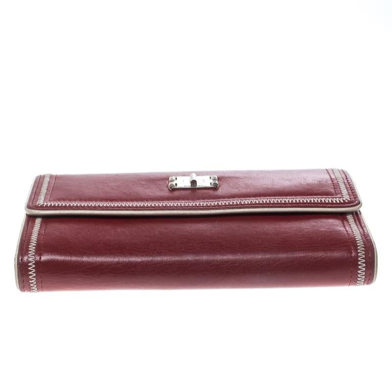 Chanel Red Leather Reissue Continental Wallet In Good Condition In Dubai, Al Qouz 2
